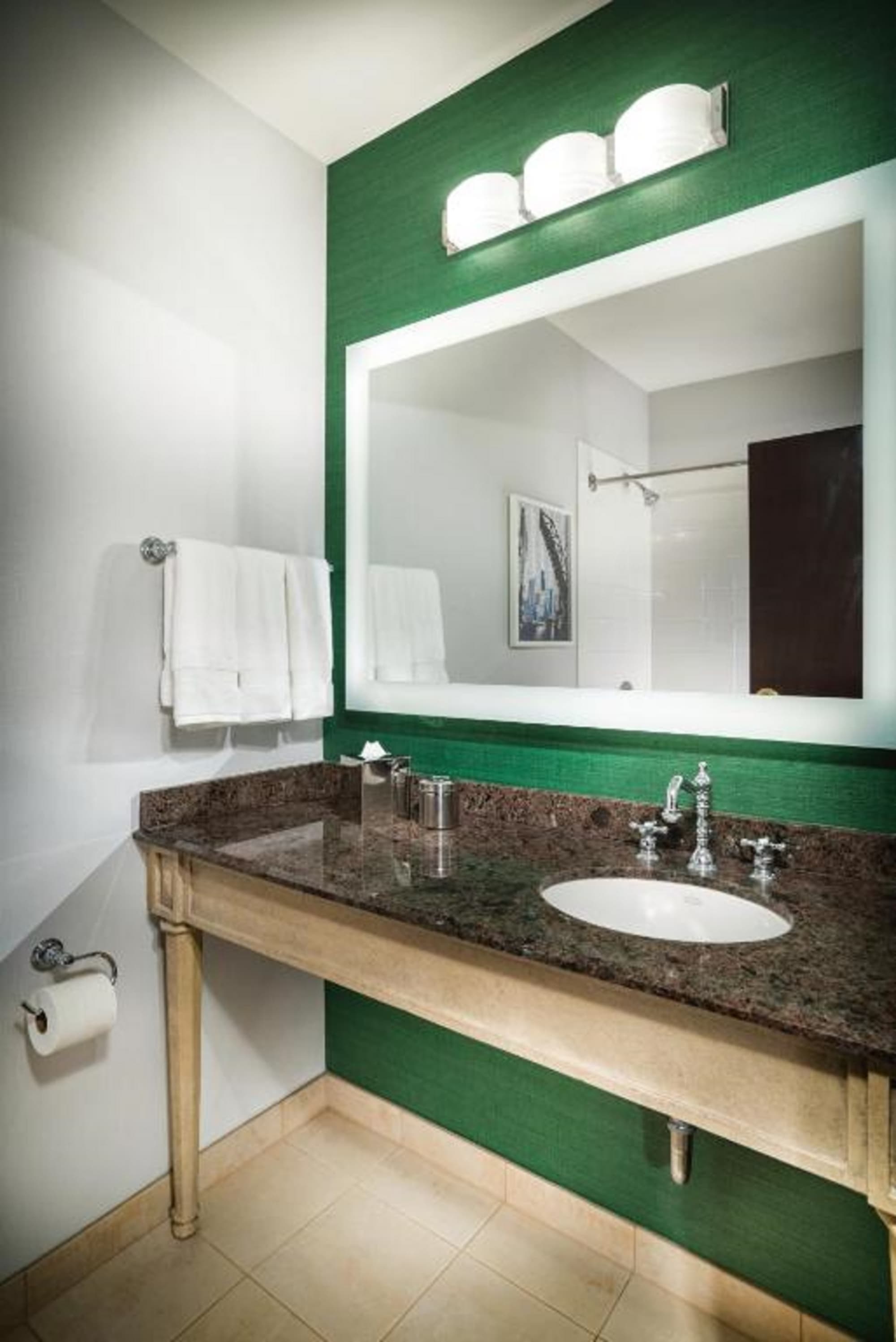 Staypineapple An Iconic Hotel The Loop Chicago, Room