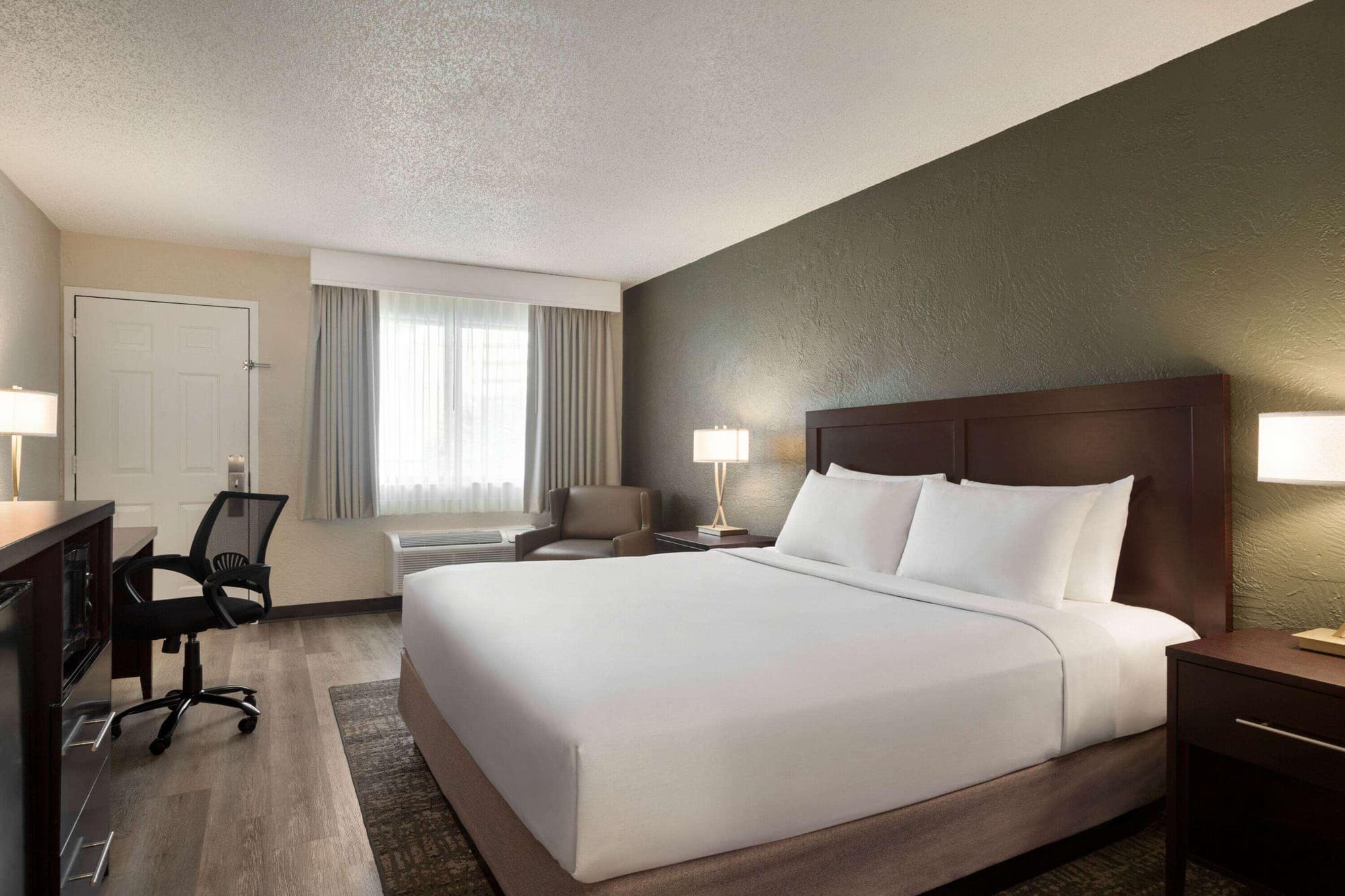 Mai Hana Hotel & Suites International Drive, Room