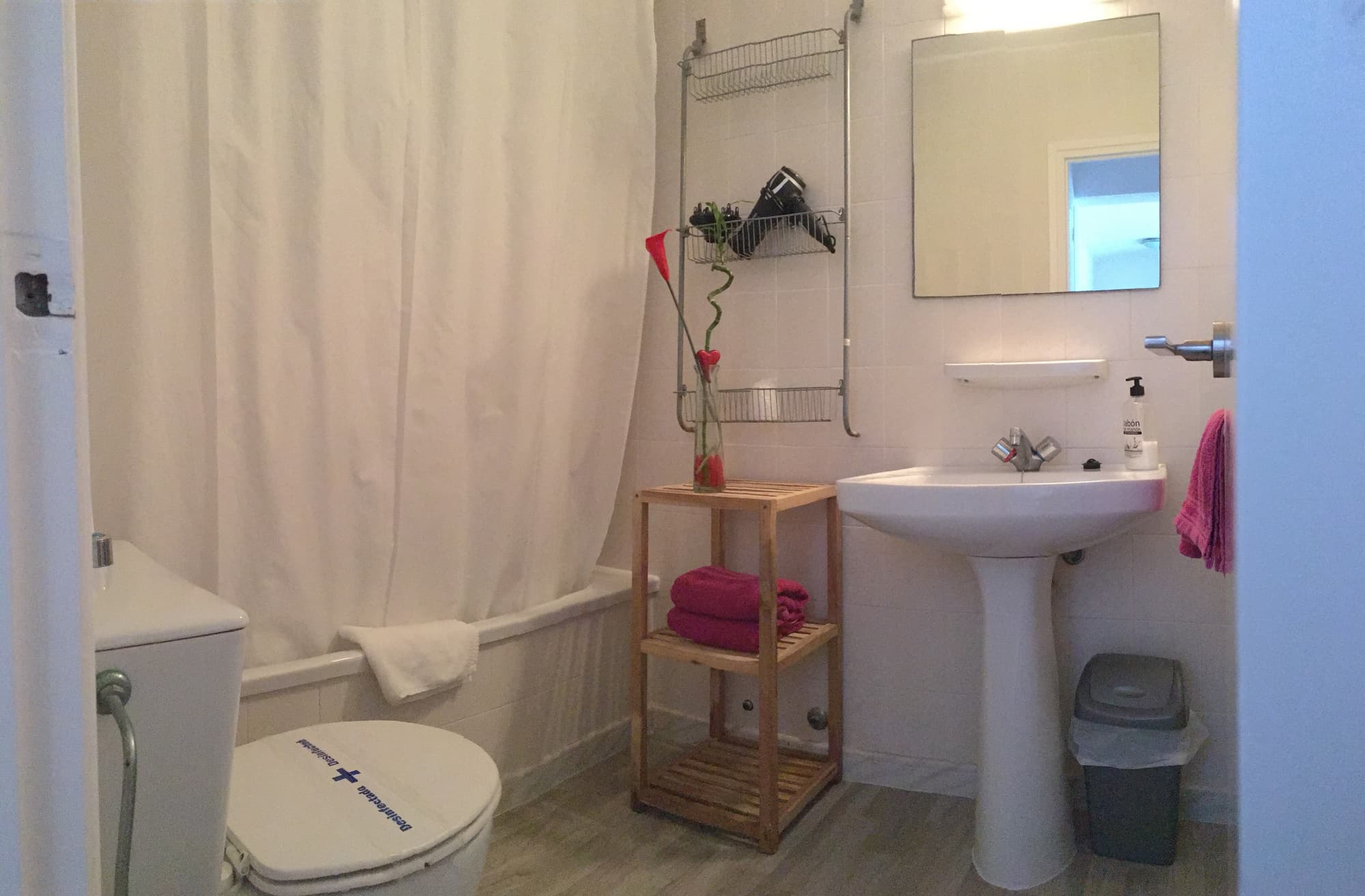 California I&II, Room