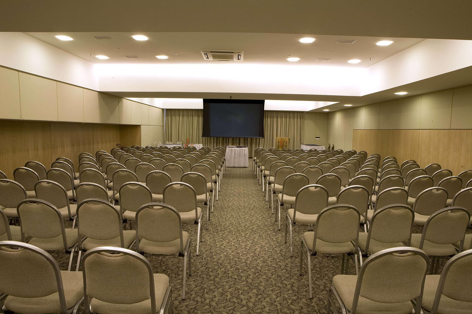 Gran Marquise, Conferences