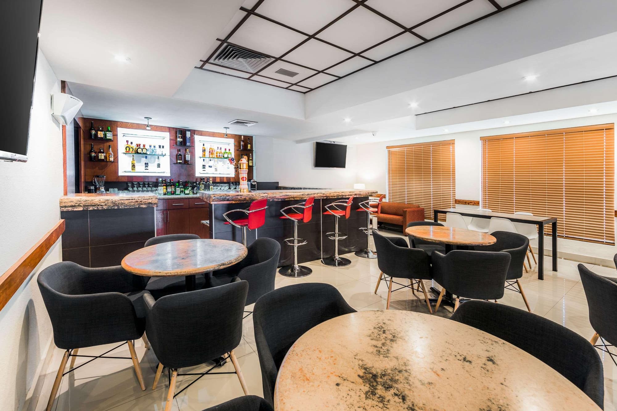 Sleep Inn Monterrey Norte, Bar