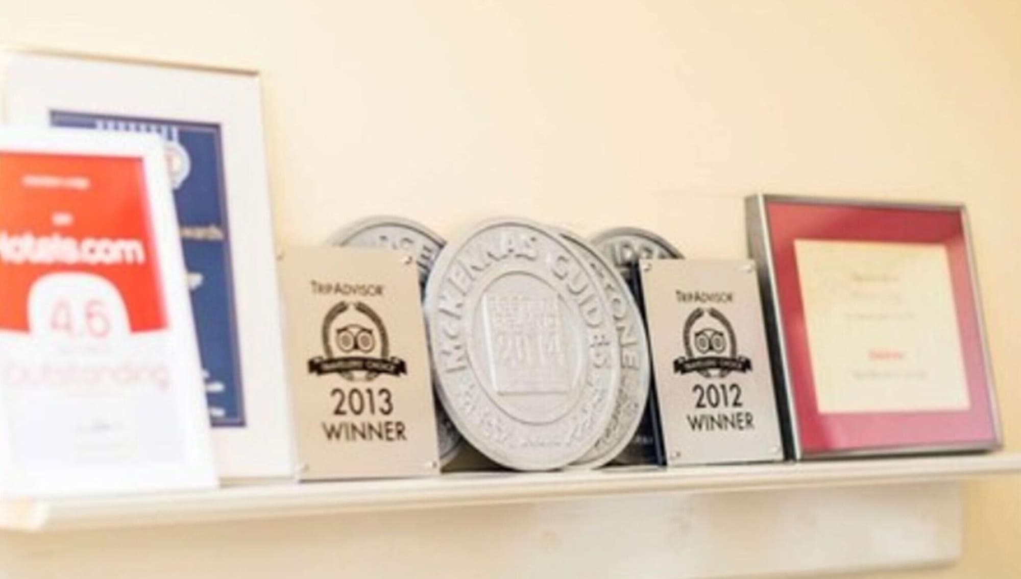 Aberdeen Lodge, Lobby