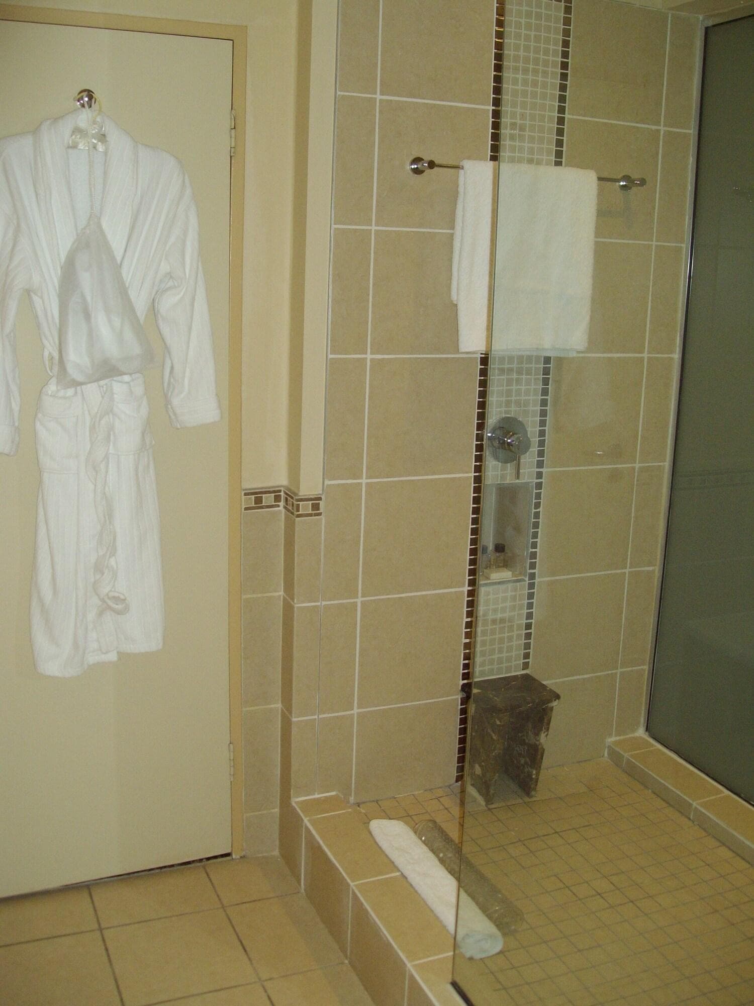 Southern Sun O.R Tambo, Room