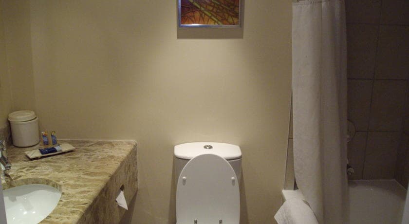 Garden Court Or Tambo, Room