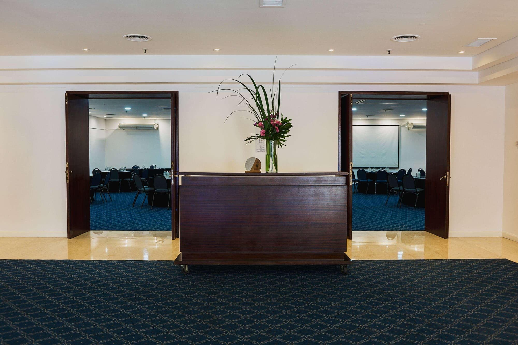 Dazzler by Wyndham Buenos Aires San Martin, Conferences