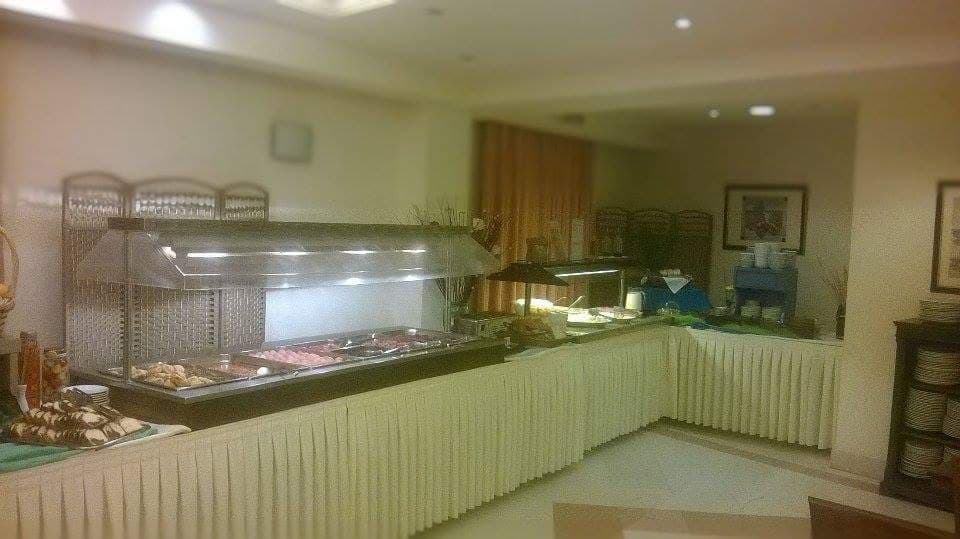 Hellinis Hotel, Restaurant