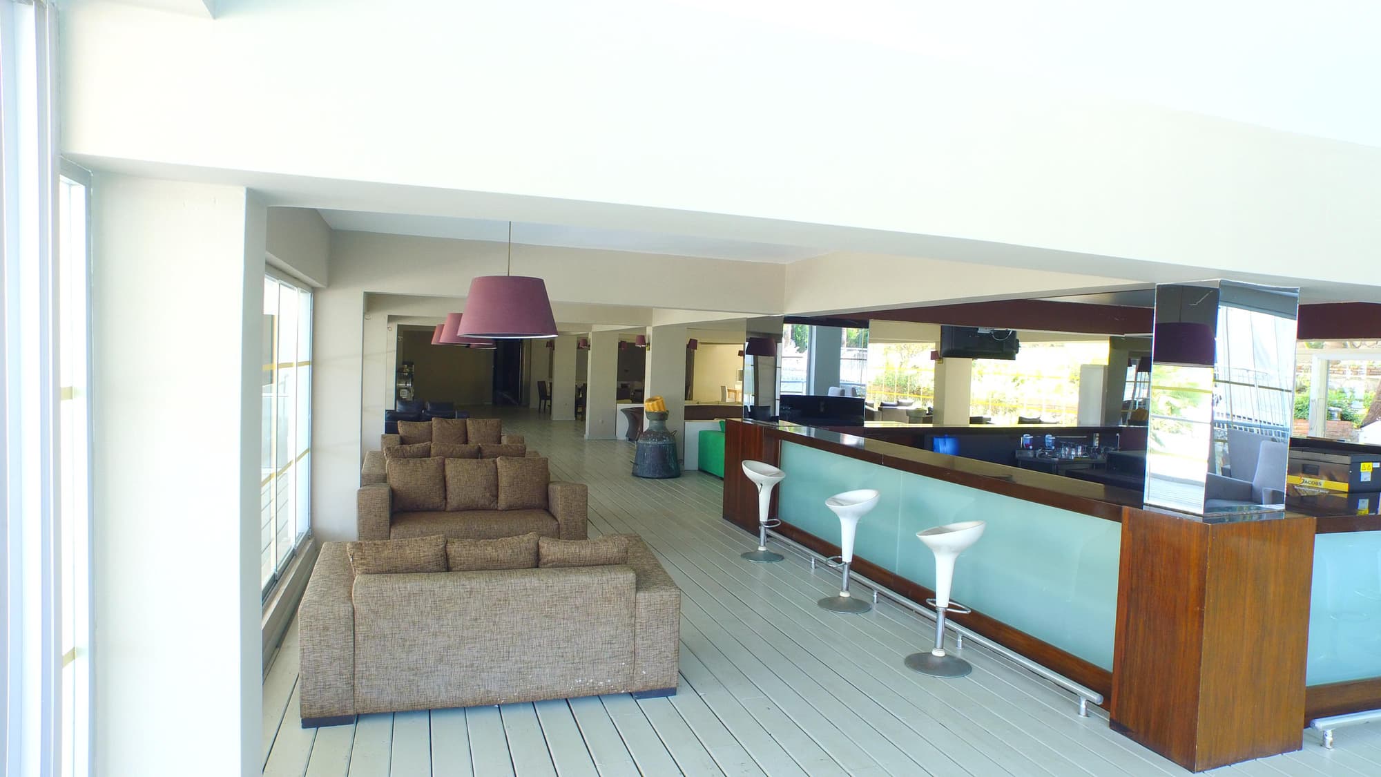 Blue Dreams Resort, Bar