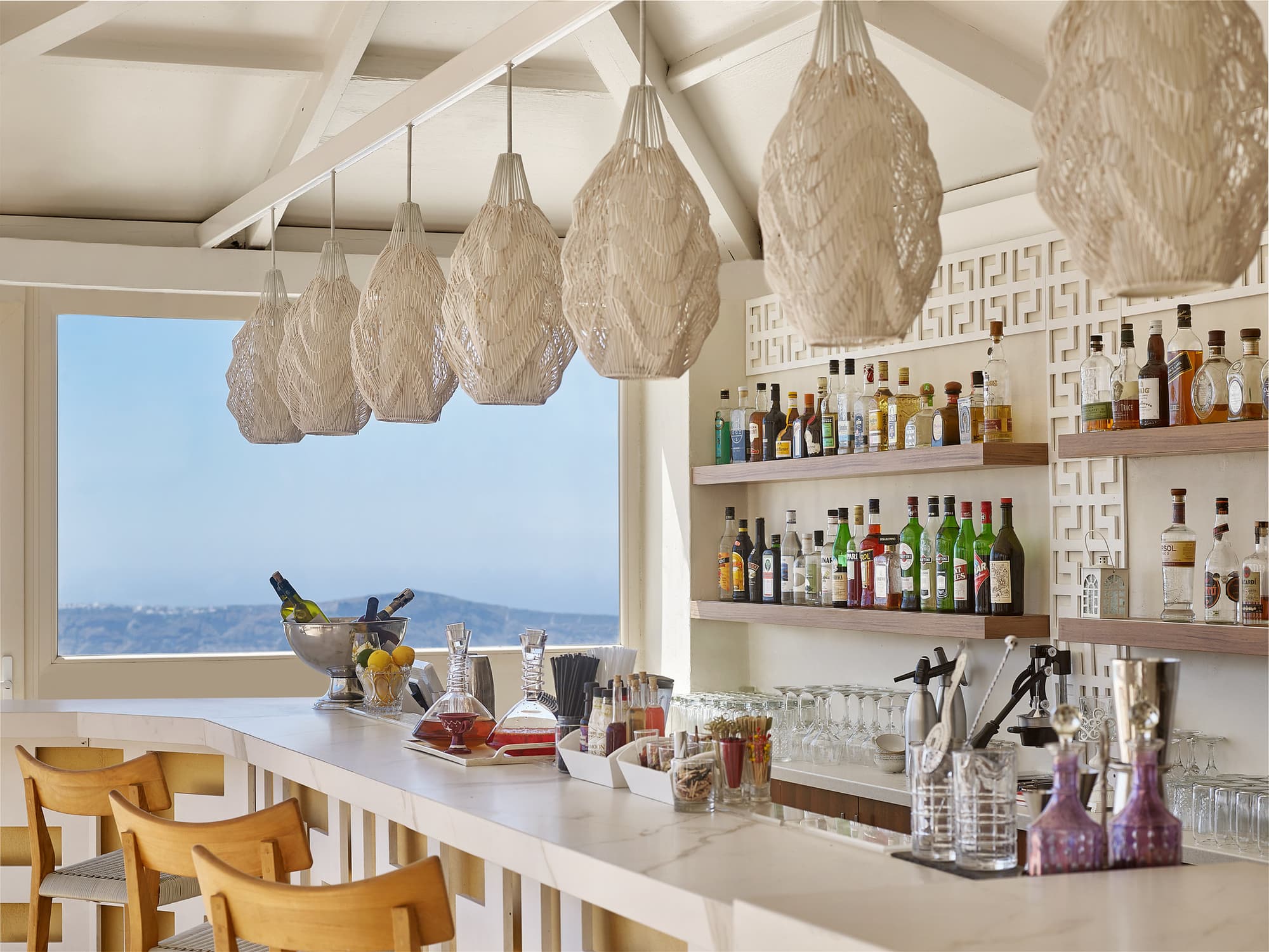 La Maltese Caldera Concept, Bar