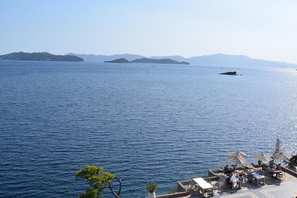 Kanapitsa Cape, Room