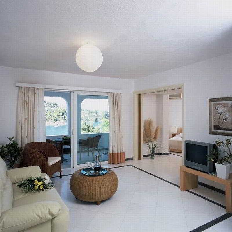 Kanapitsa Cape, Room