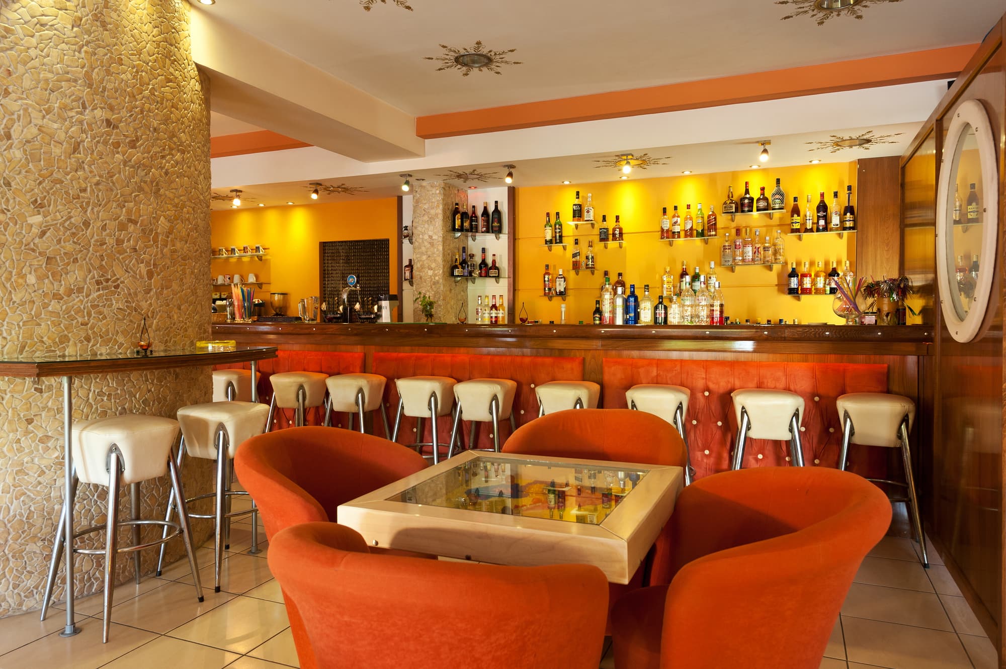 Alea Hotel Apartments, Bar