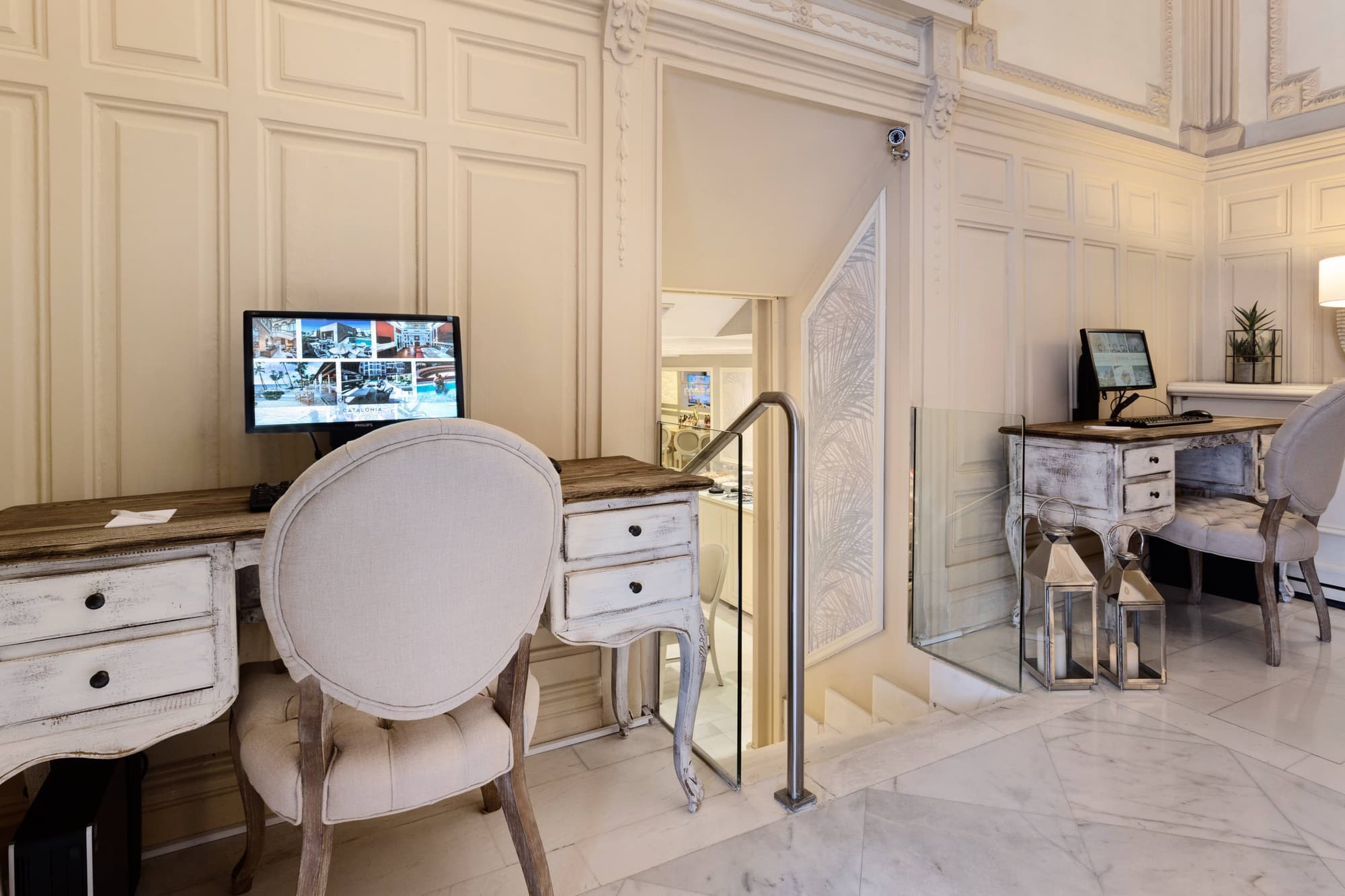 Catalonia las Cortes, Lobby