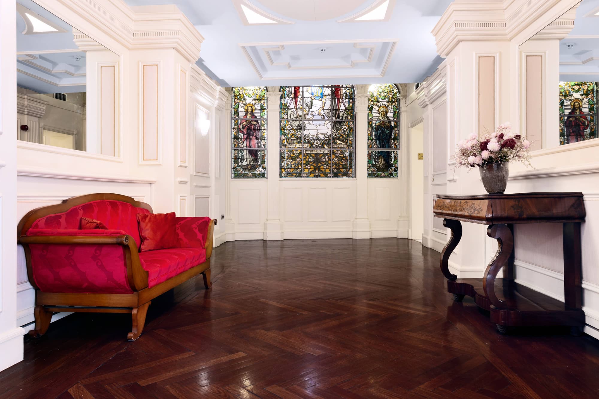 Catalonia las Cortes, Lobby