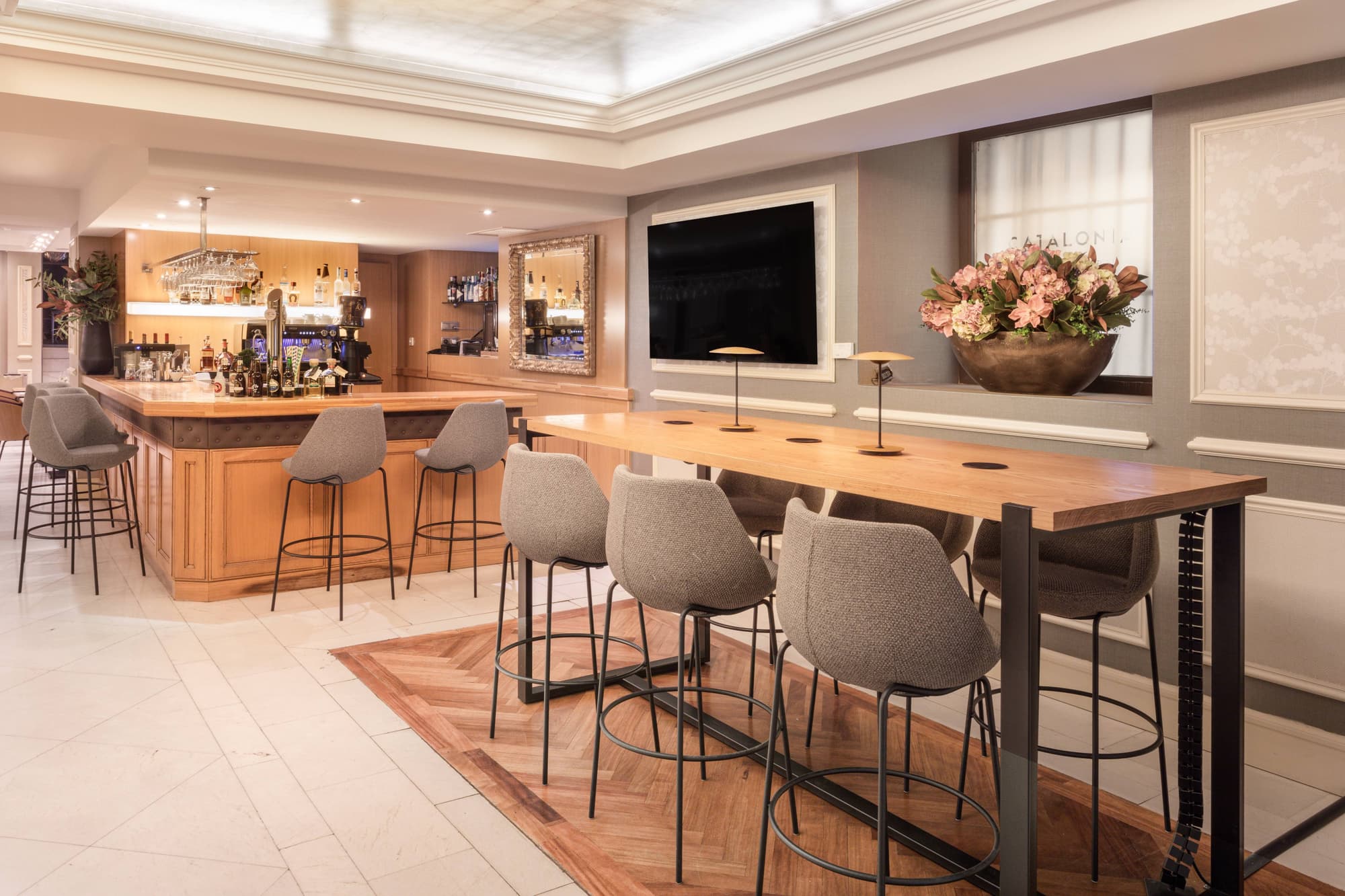 Catalonia las Cortes, Lobby