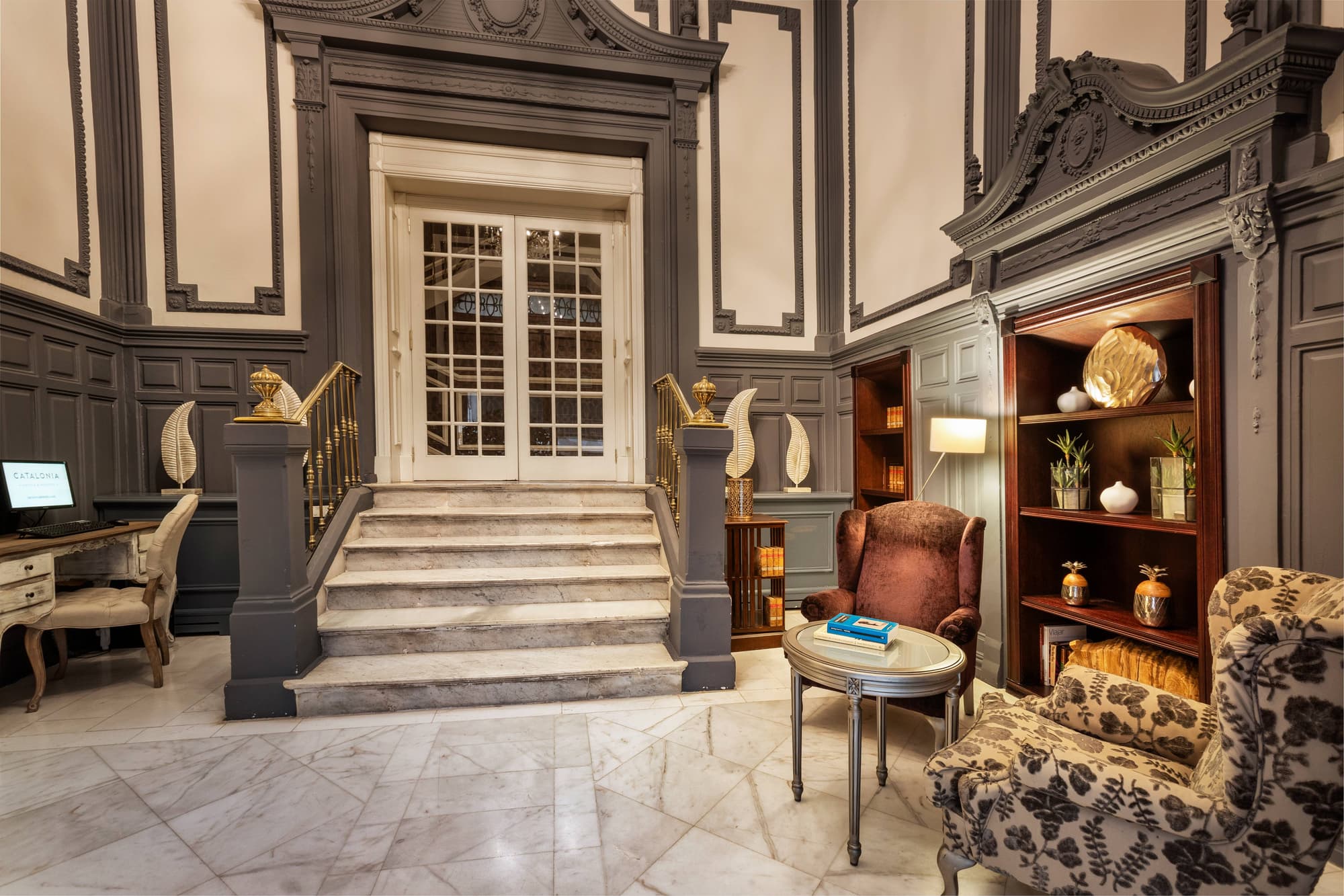 Catalonia las Cortes, Lobby