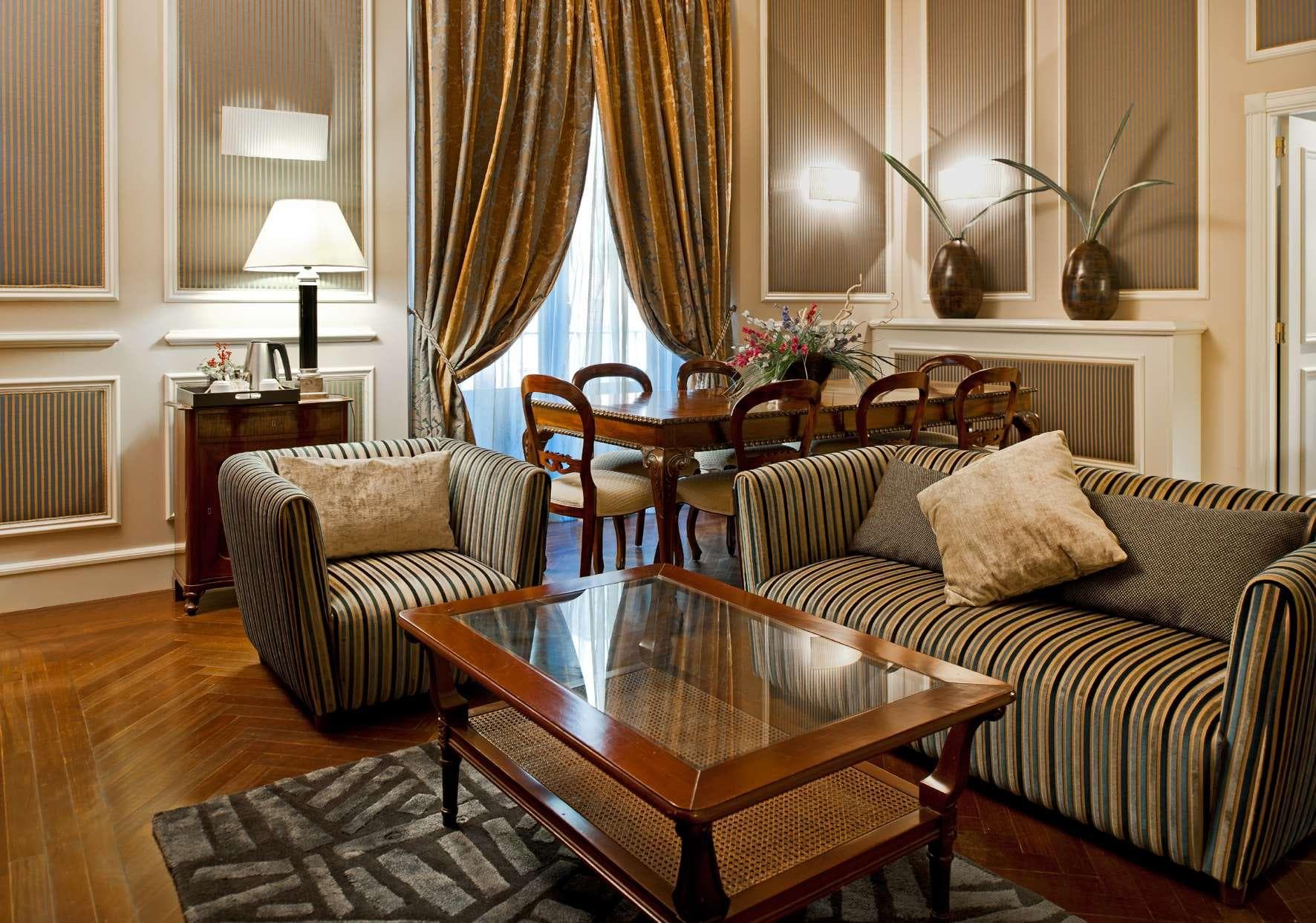 Catalonia las Cortes, Room