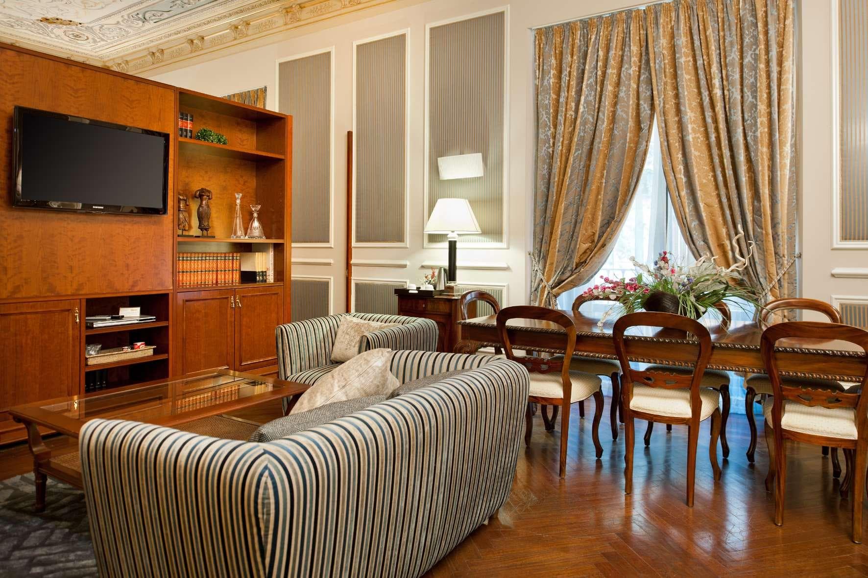 Catalonia las Cortes, Room