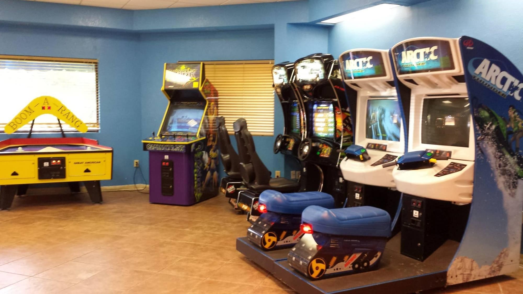 Maingate Lakeside Resort, Sports and Entertainment