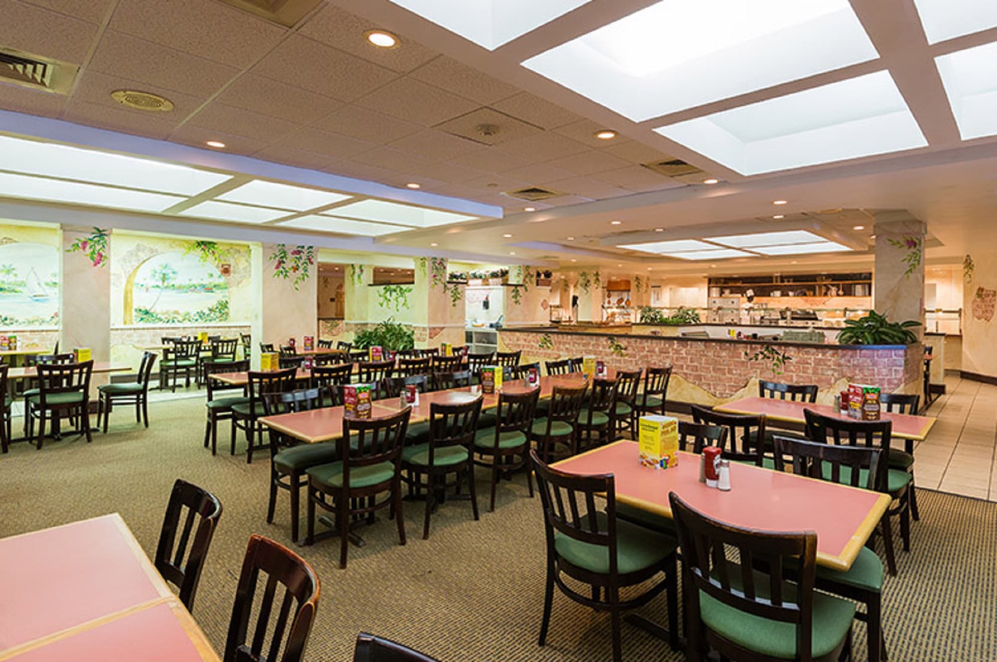 Maingate Lakeside Resort, Restaurant