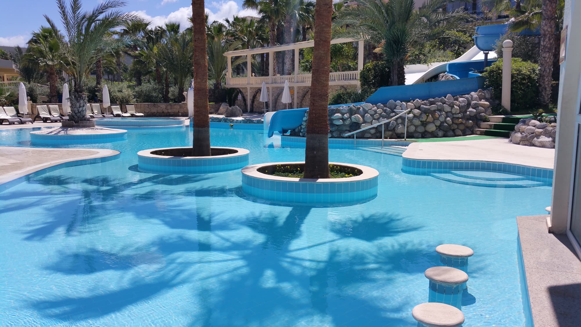 Oscar Resort Hotel, General view