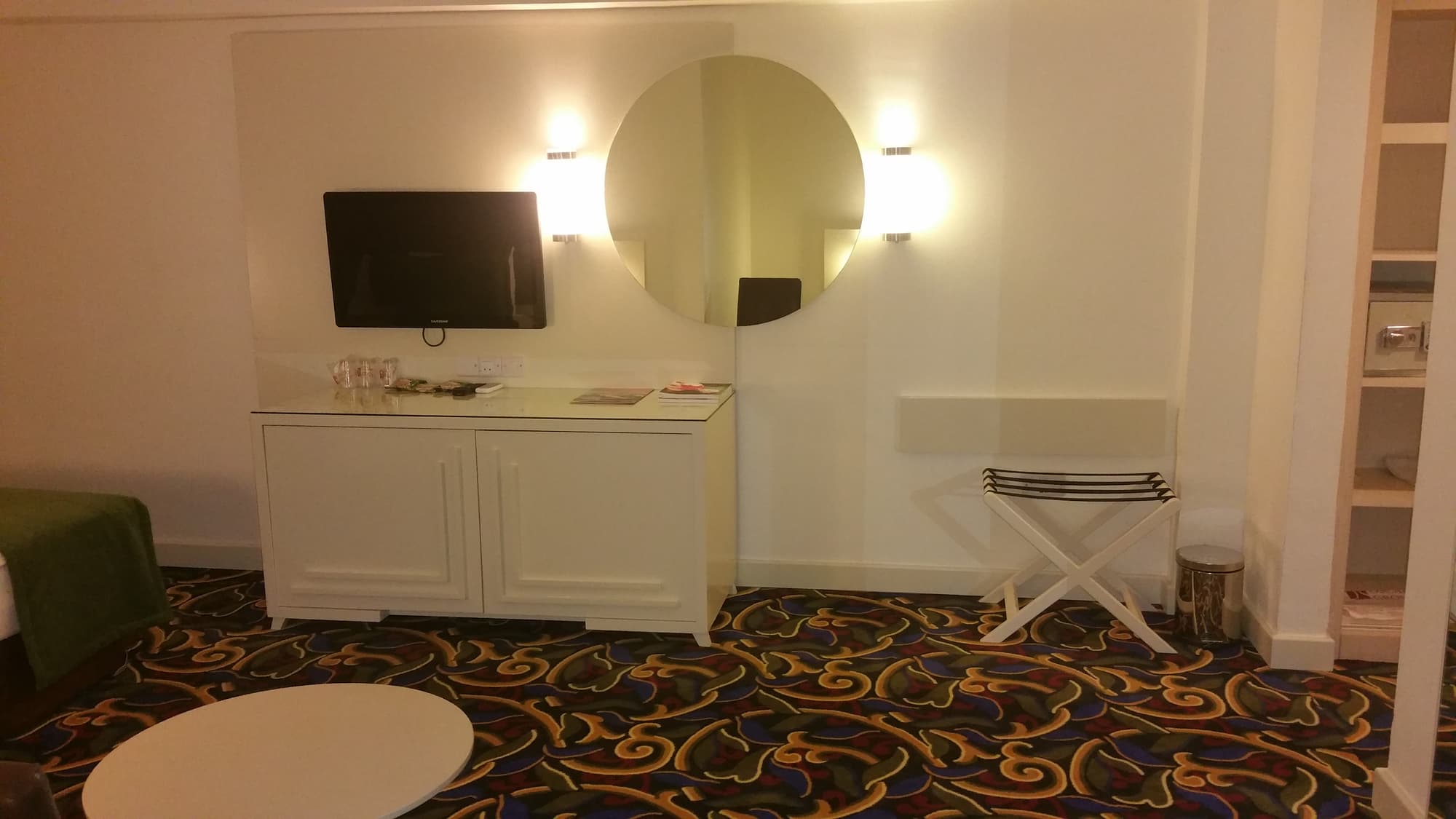 Oscar Resort Hotel, Room