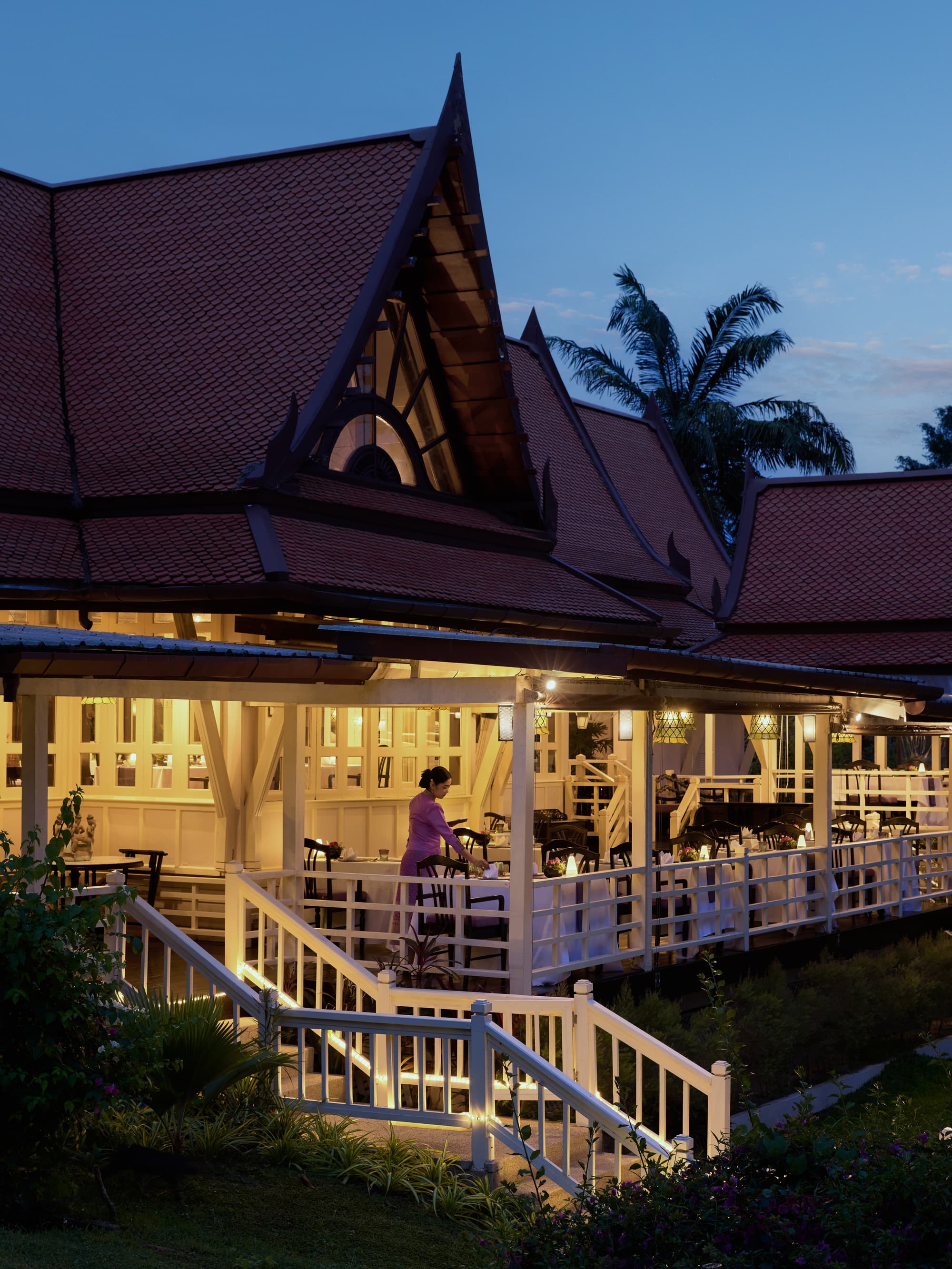 Dusit Thani Laguna Phuket, Restaurant