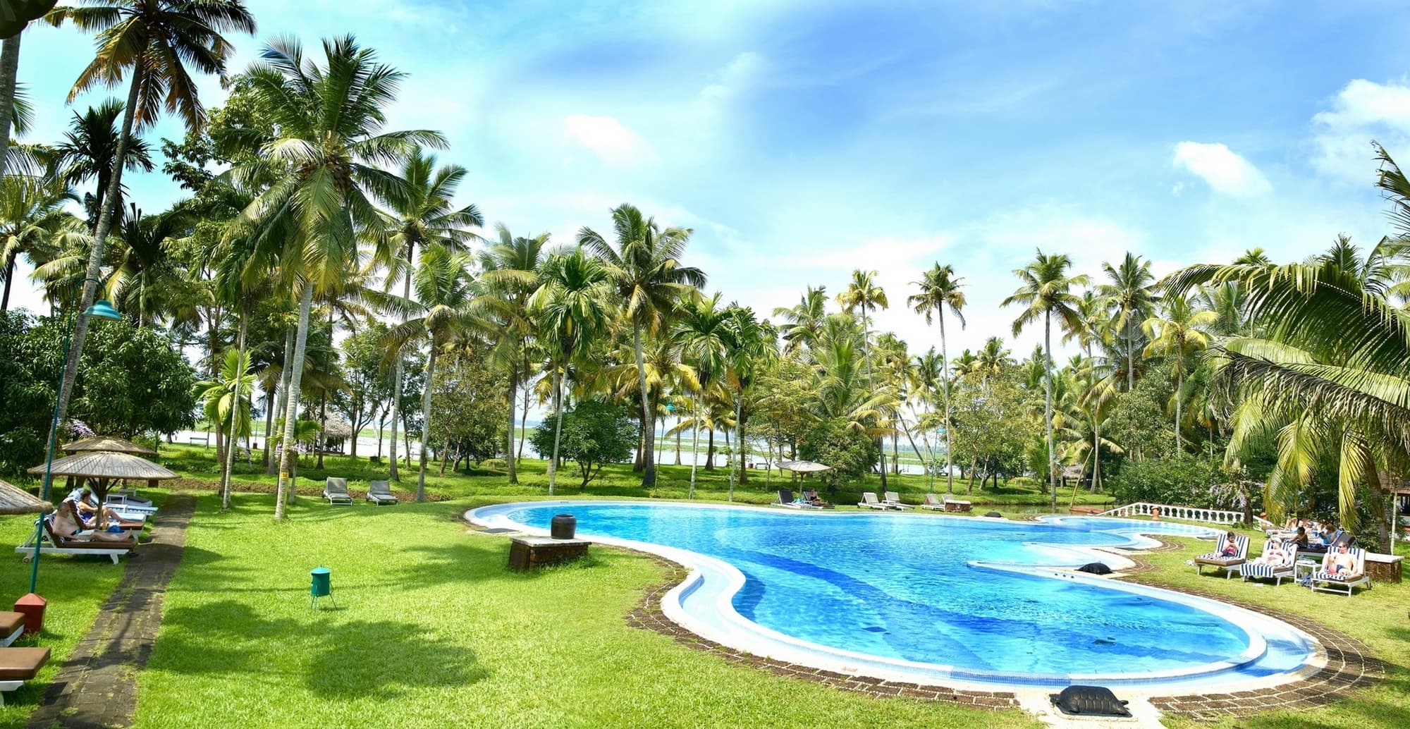 Coconut Lagoon, Pool
