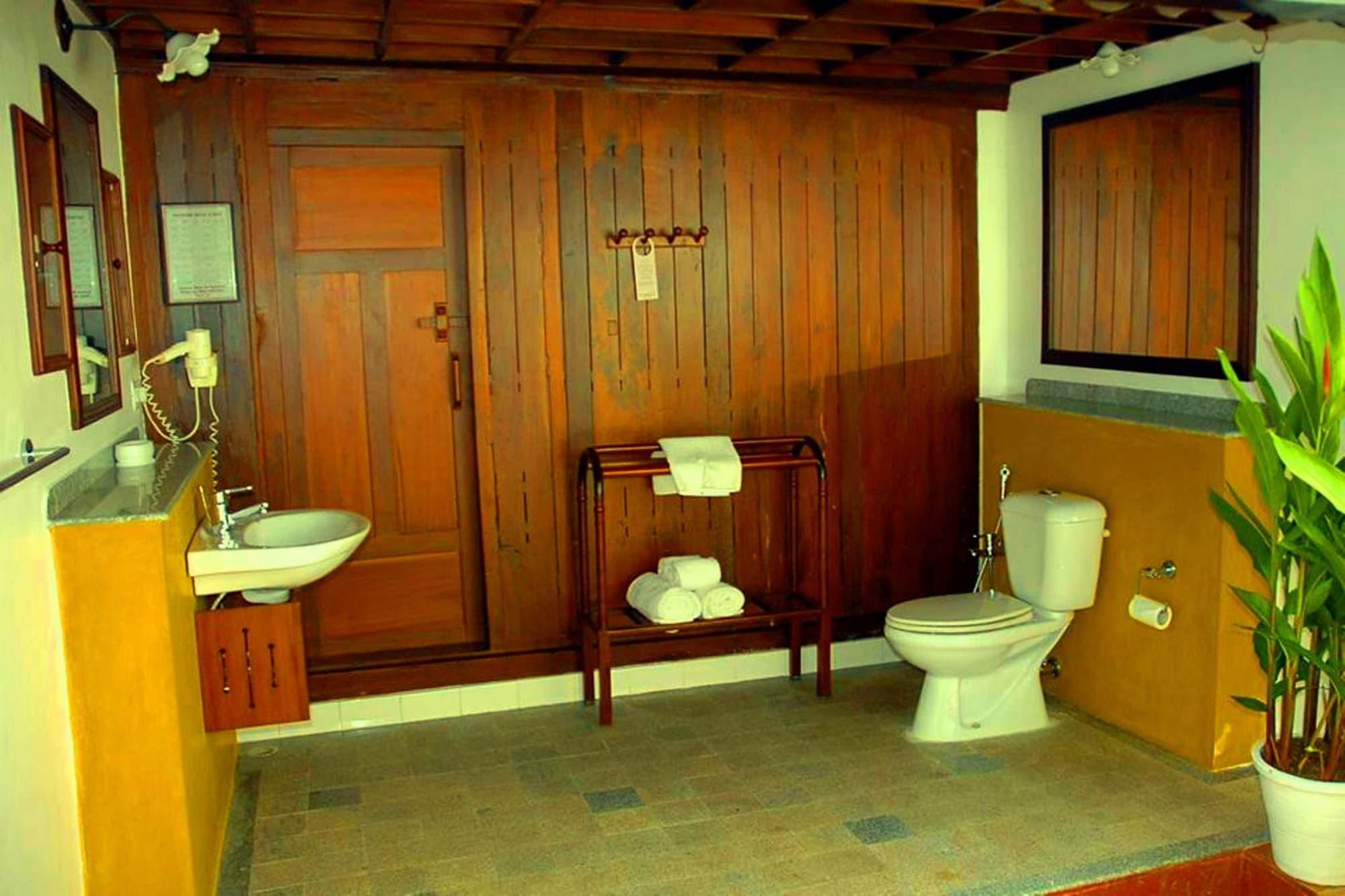 Coconut Lagoon, Room