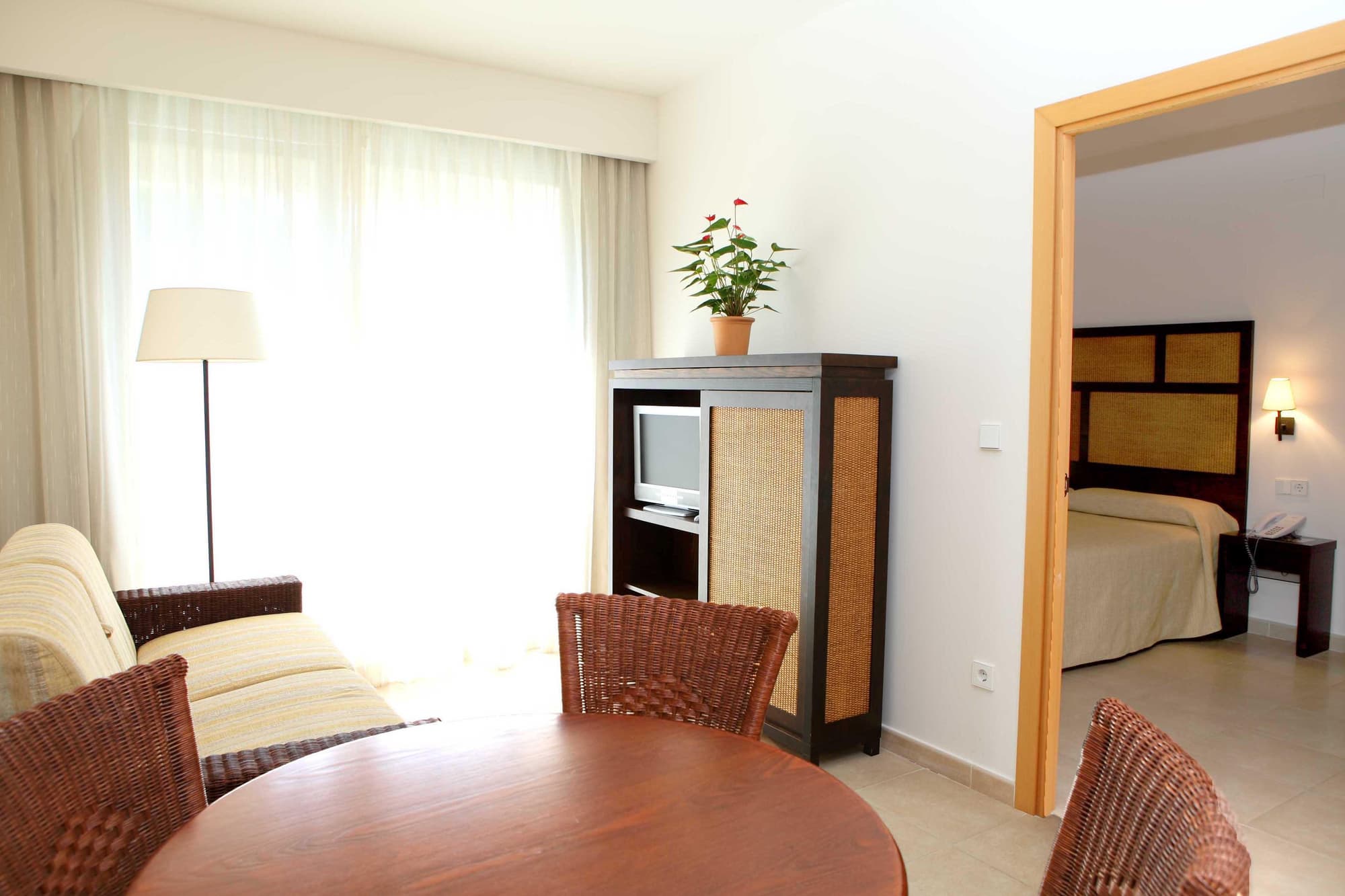 On Family Islantilla, Room