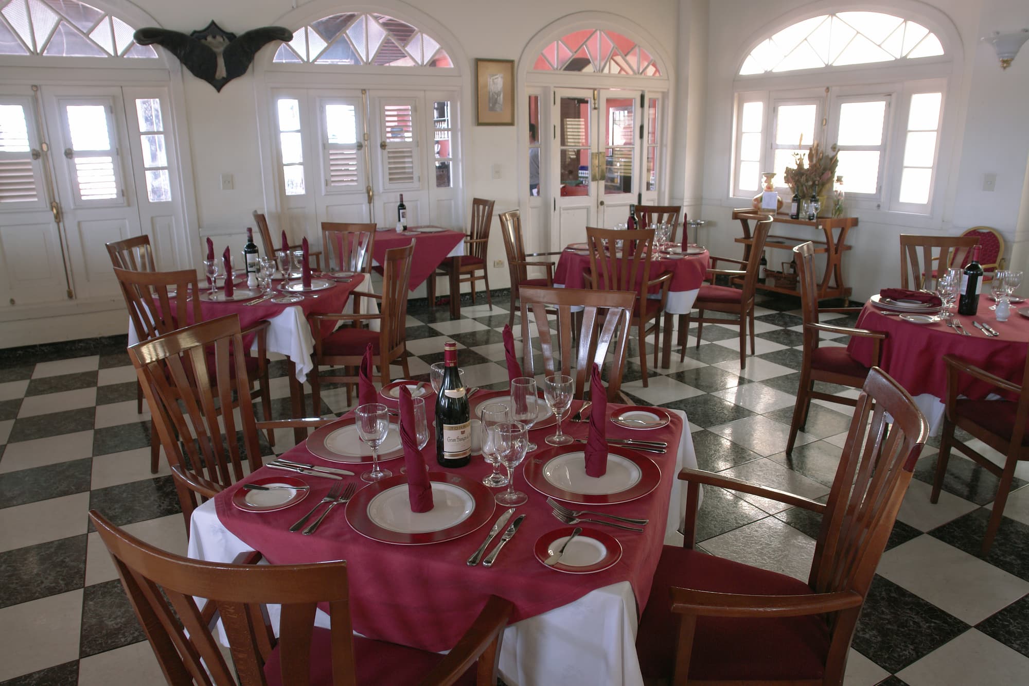 Ambos Mundos, Restaurant