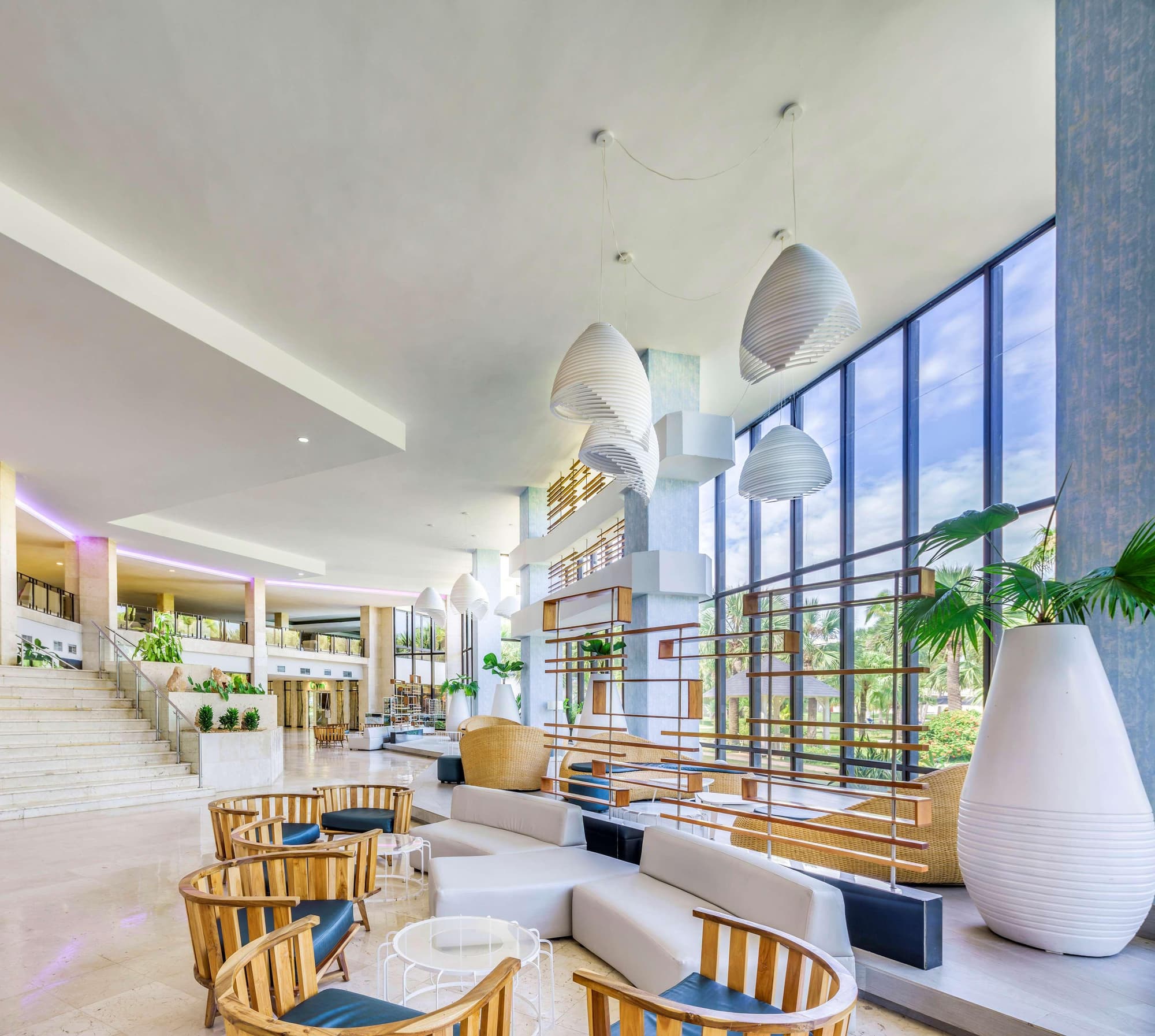 Sol Palmeras, Lobby