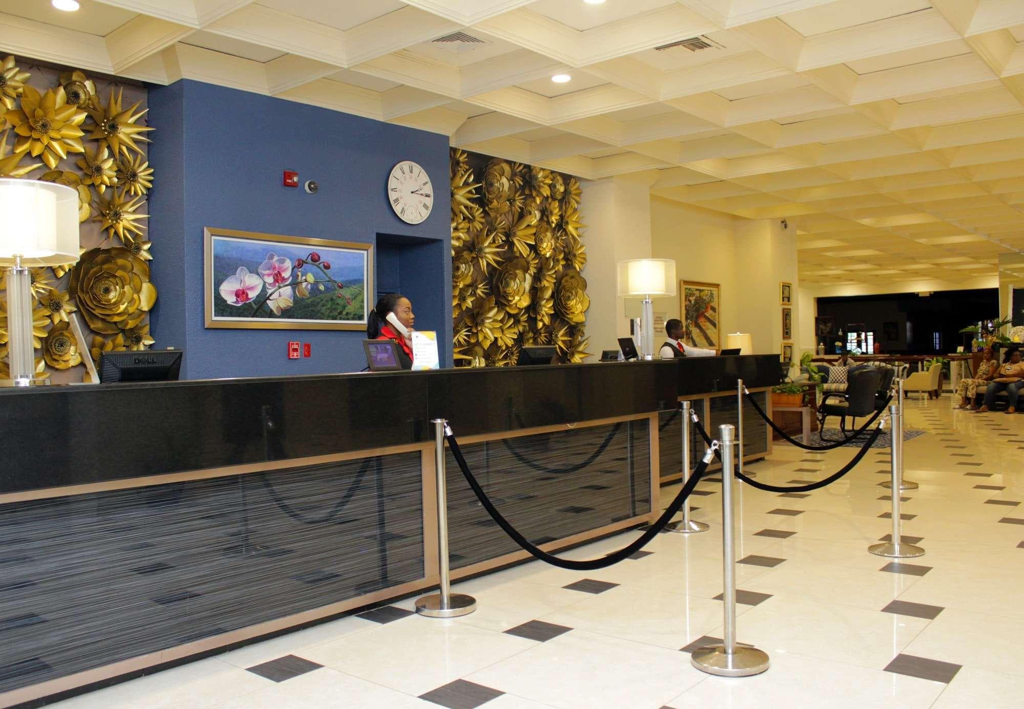 Jamaica Pegasus, Lobby