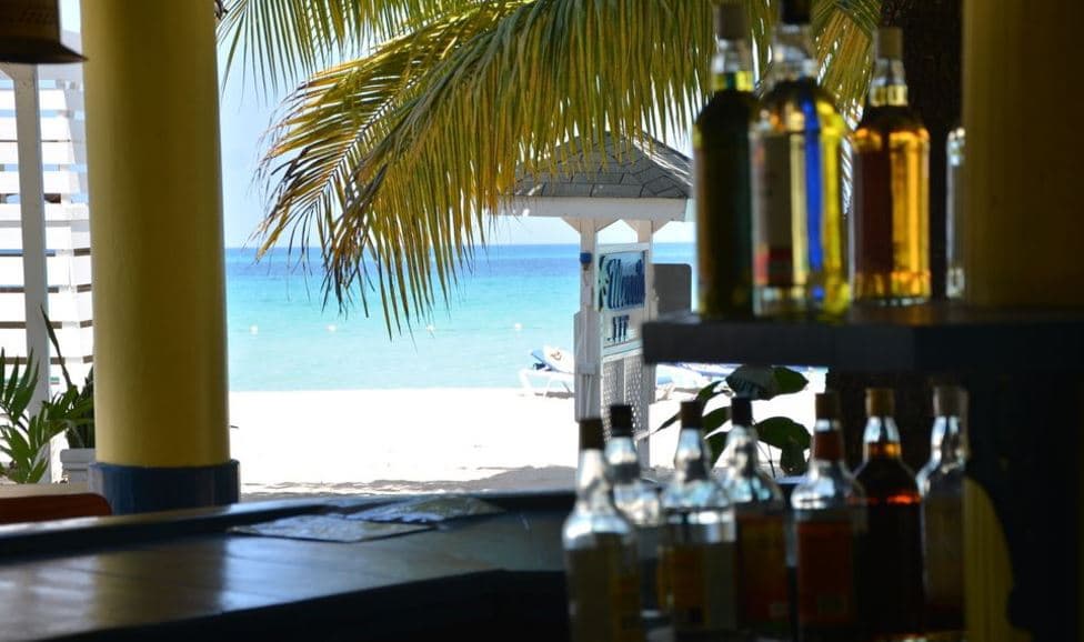 Merrils Beach 3 All Inclusive, Bar