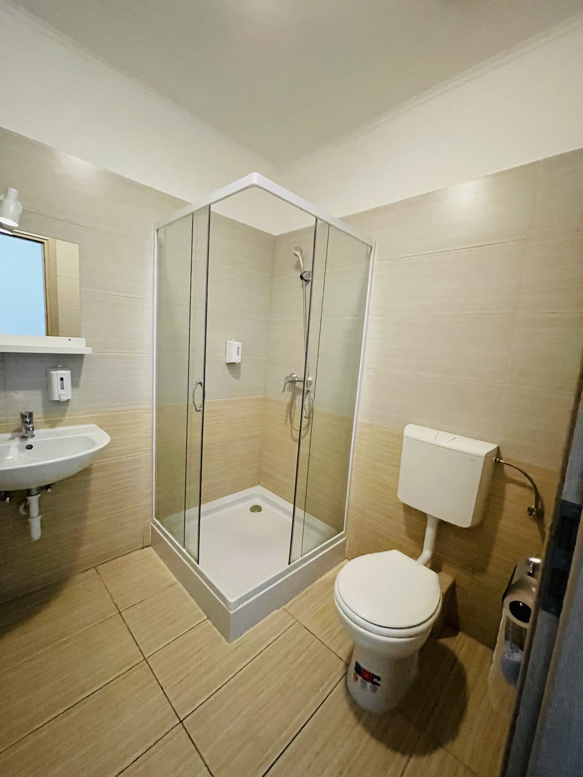 Easy Star Hotel, Room