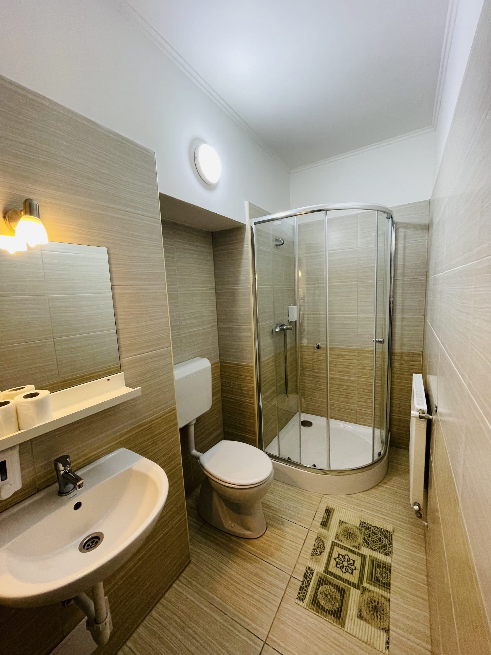 Easy Star Hotel, Room