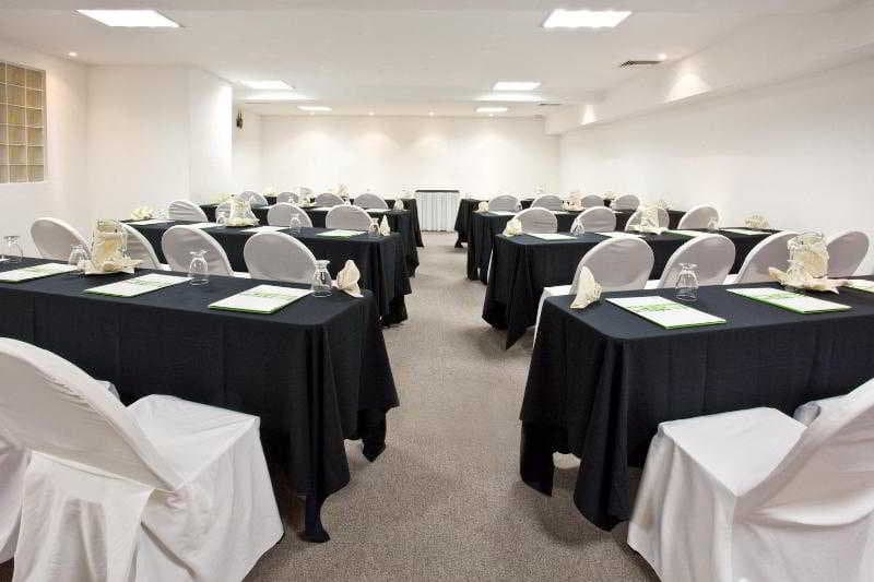 Ocean View Cancun Arenas, Conferencias