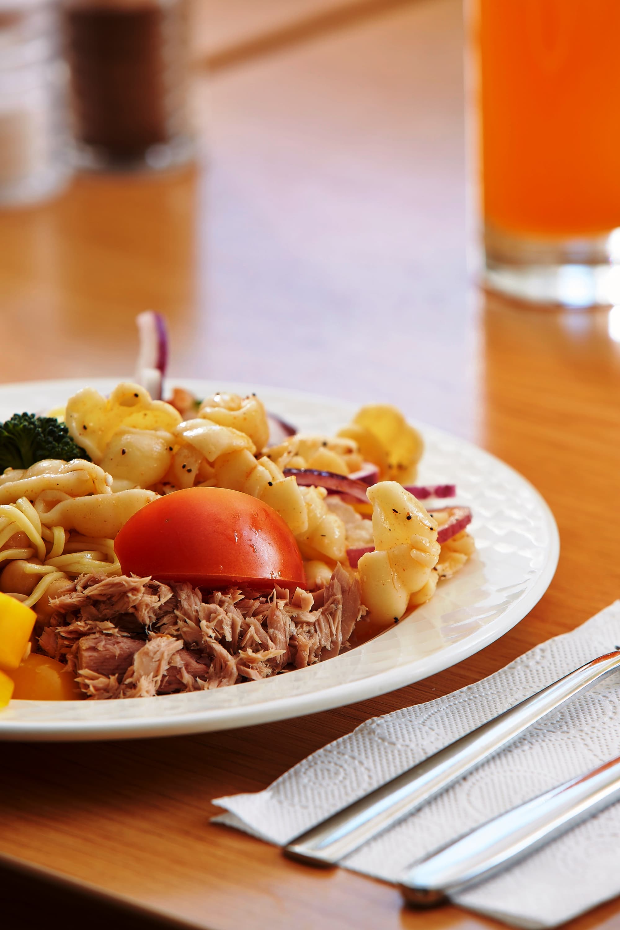 Cabin Hotel, Restaurant