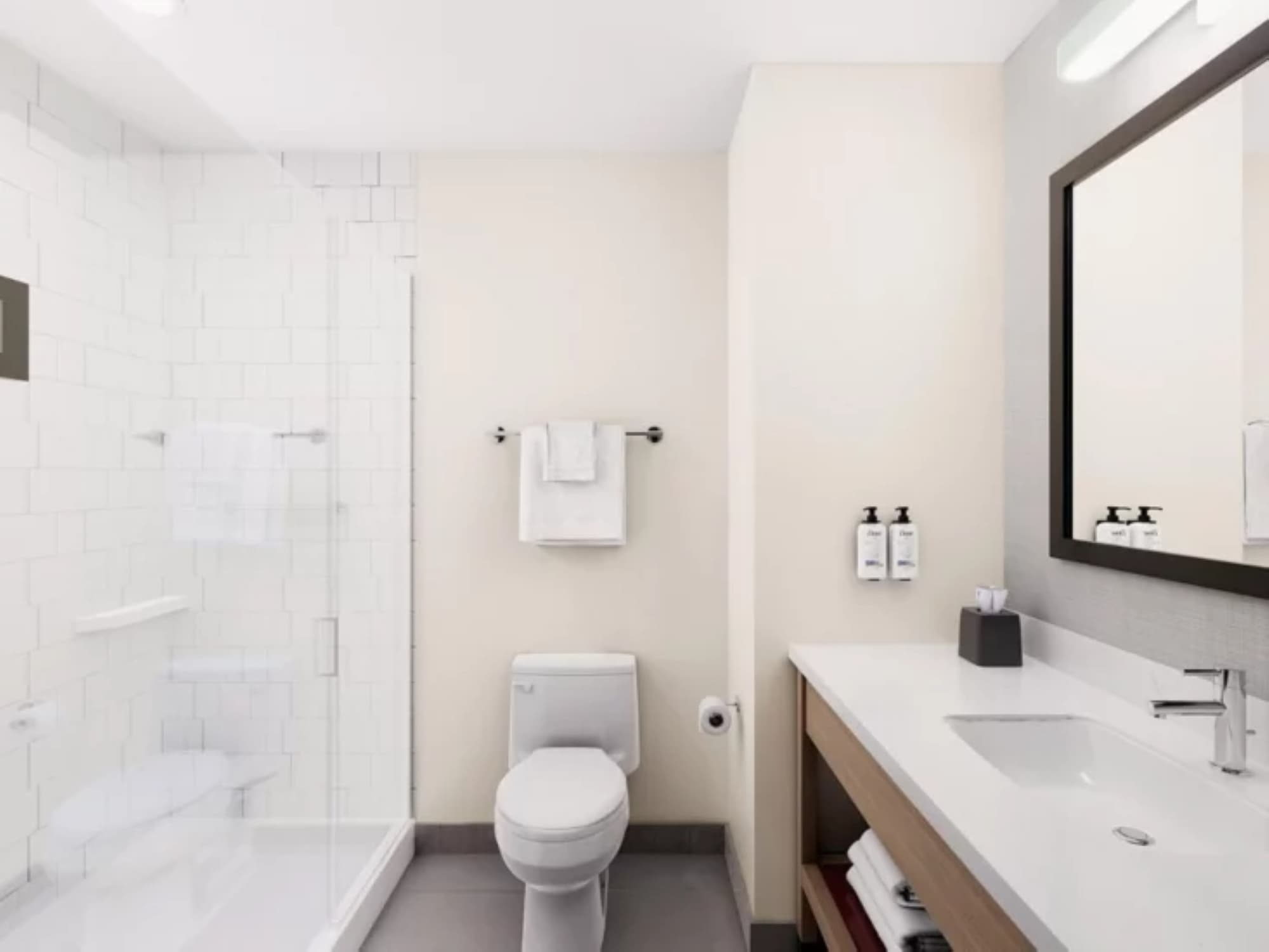 Garner Hotel Albuquerque Airport by IHG, Room