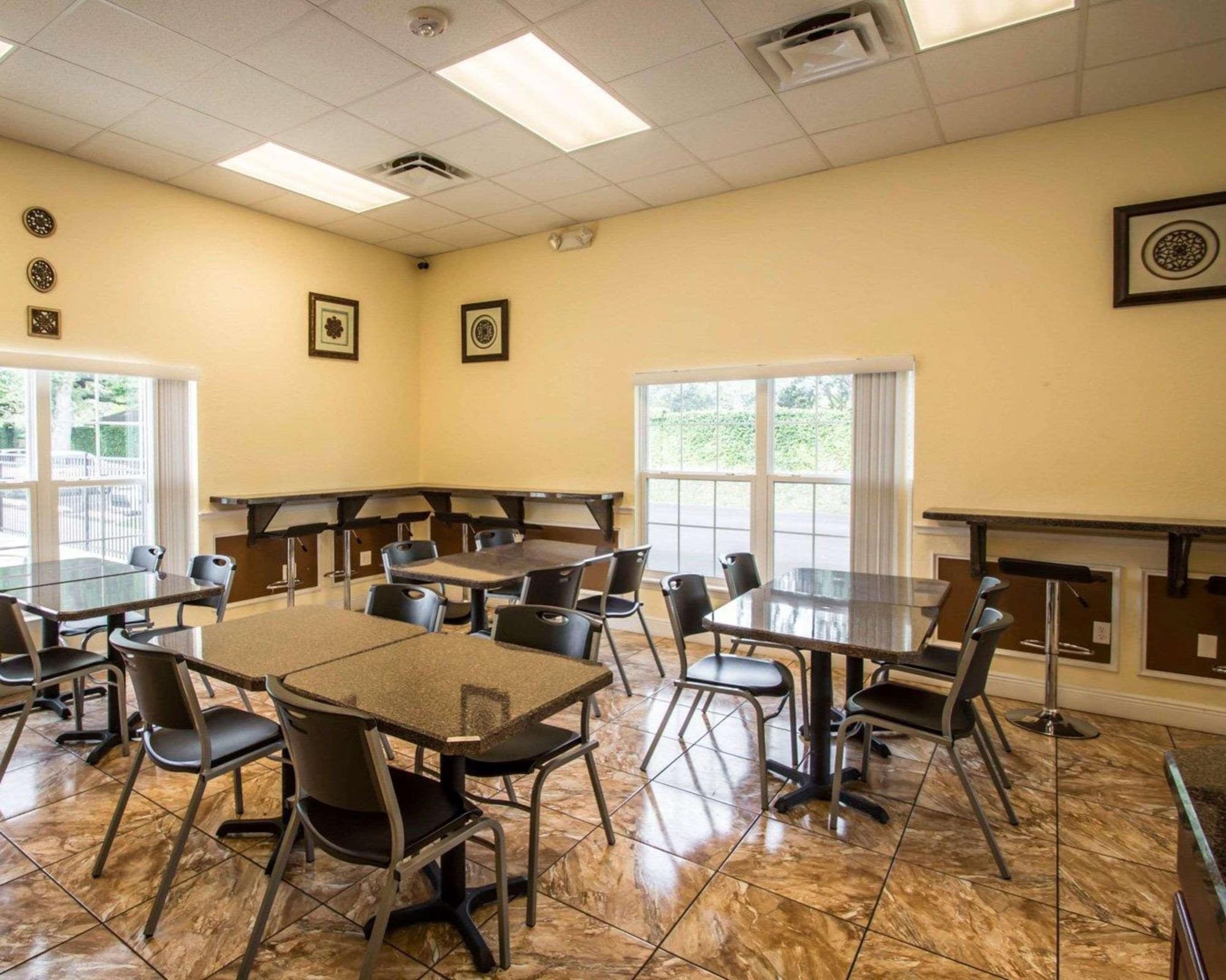 Green Palms Extended Stay, Restaurant