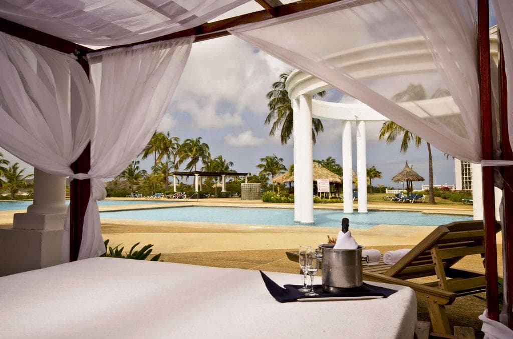 Hesperia Isla Margarita, Sports and Entertainment