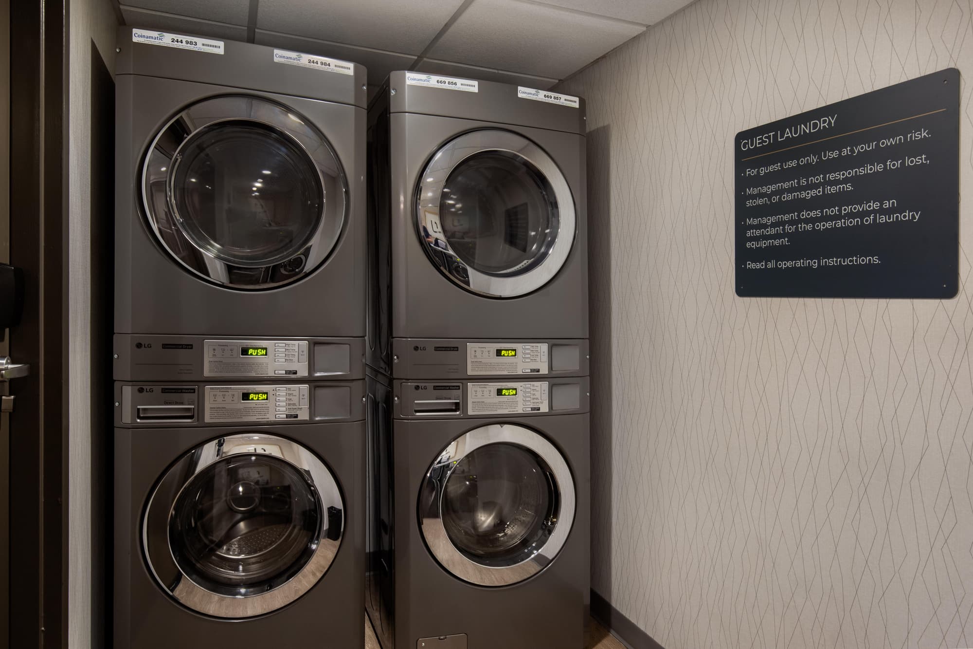 Holiday Inn Hotel and Suites St. Catharines Conf, General view