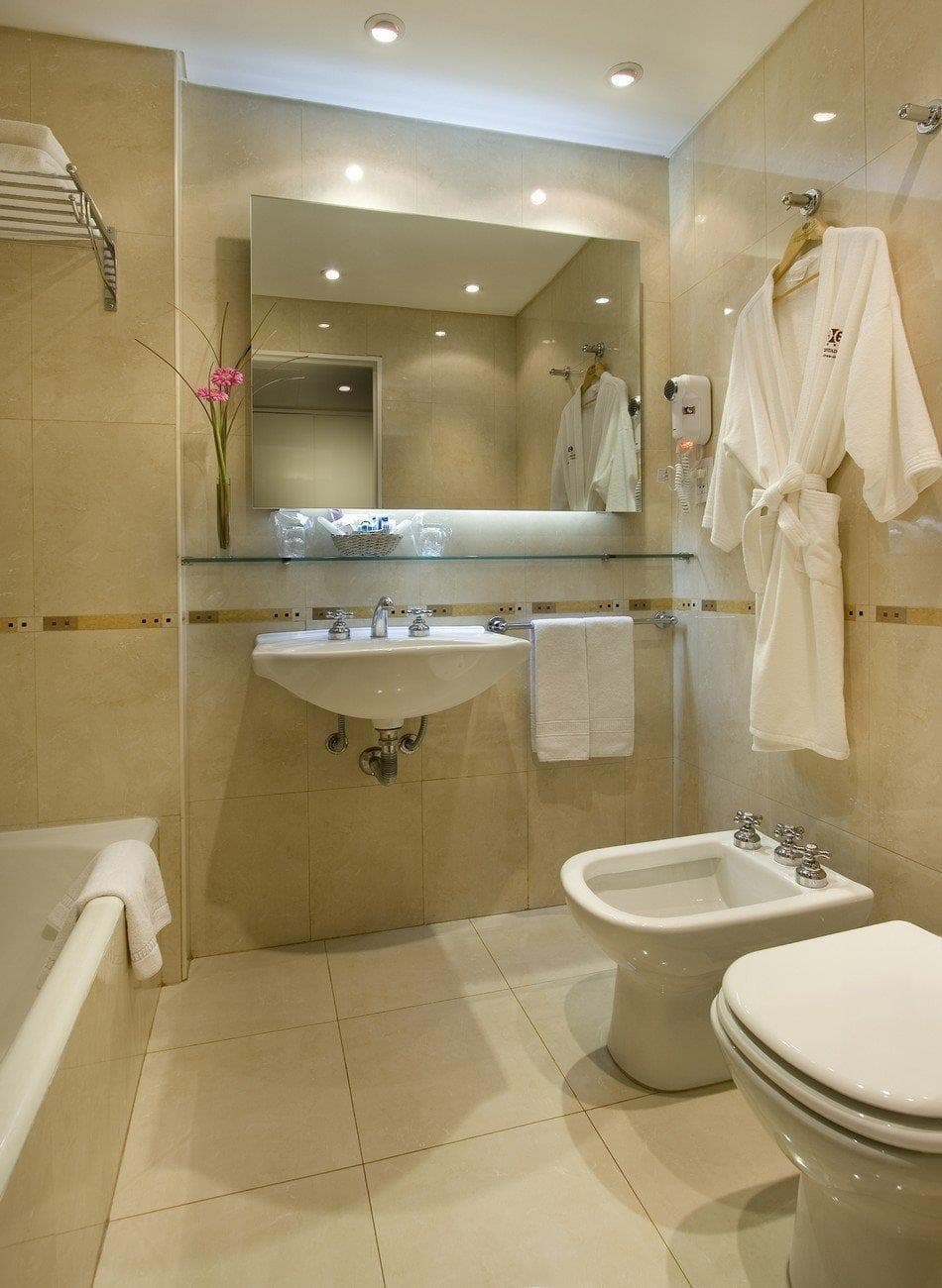 El Conquistador, Room