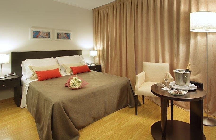 El Conquistador, Room