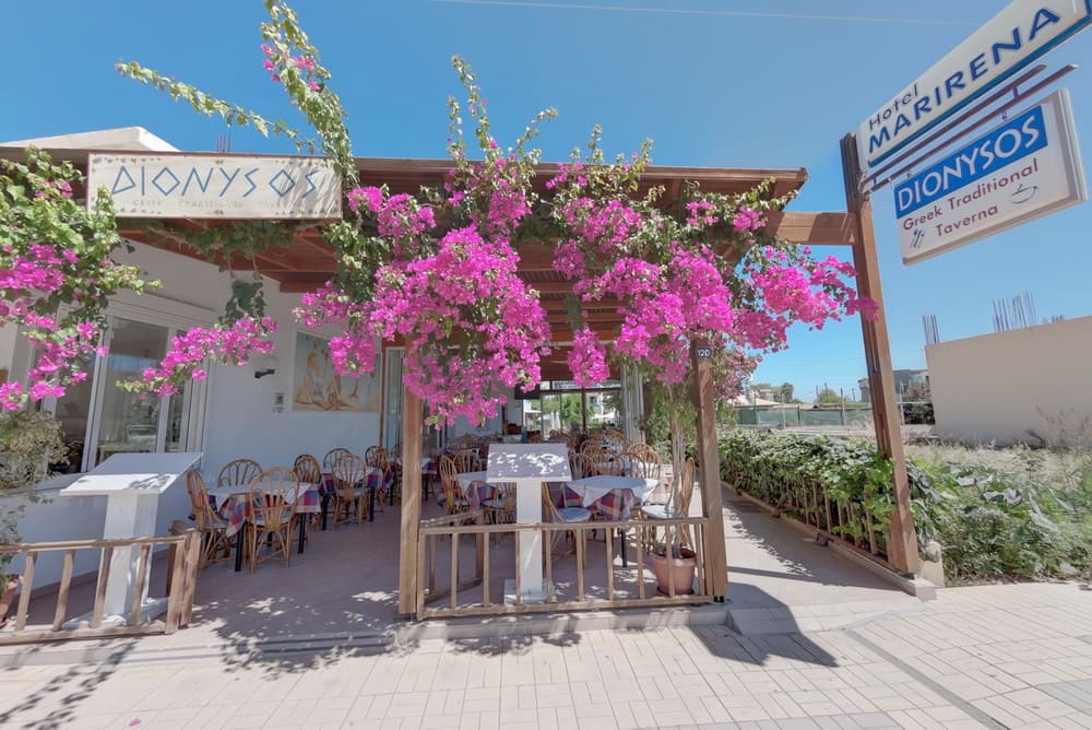 Marirena, Restaurant