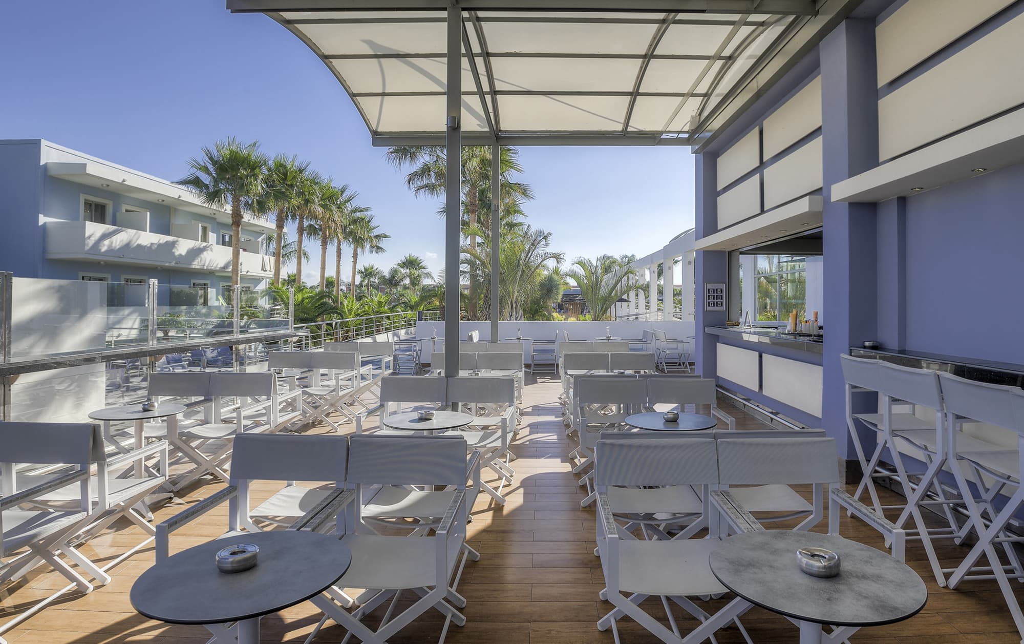 Blue Lagoon Resort, Bar