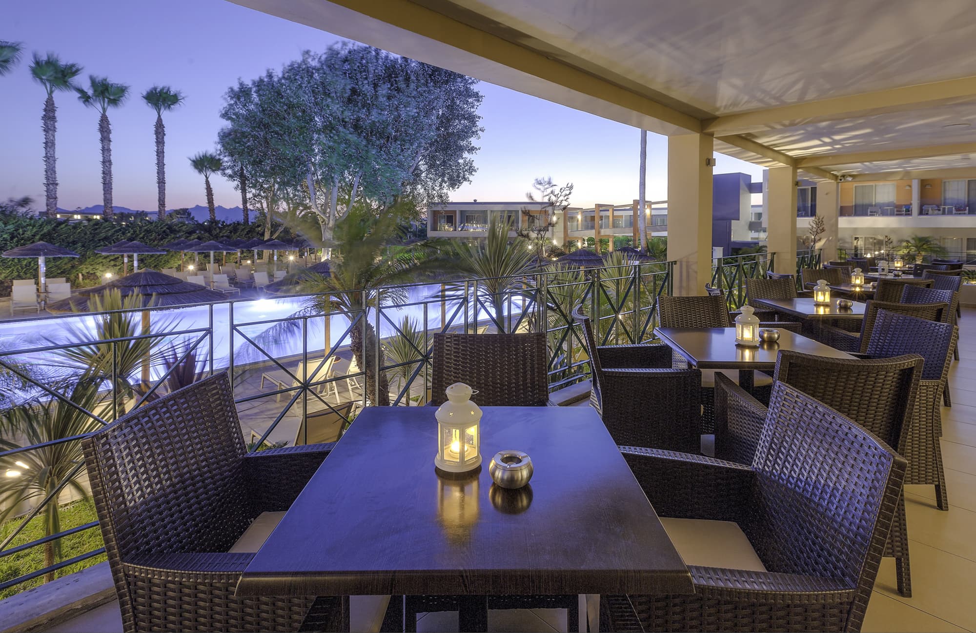 Blue Lagoon Resort, Bar