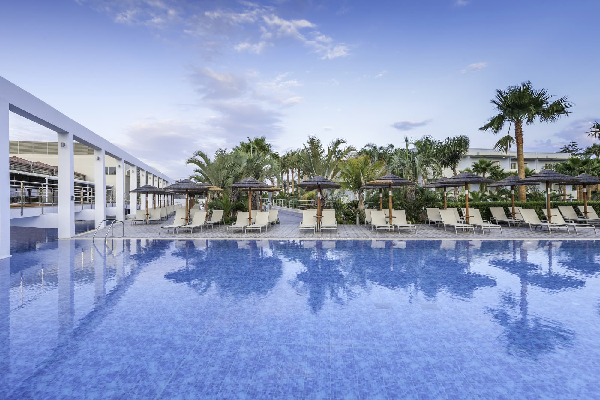 Blue Lagoon Resort, Pool