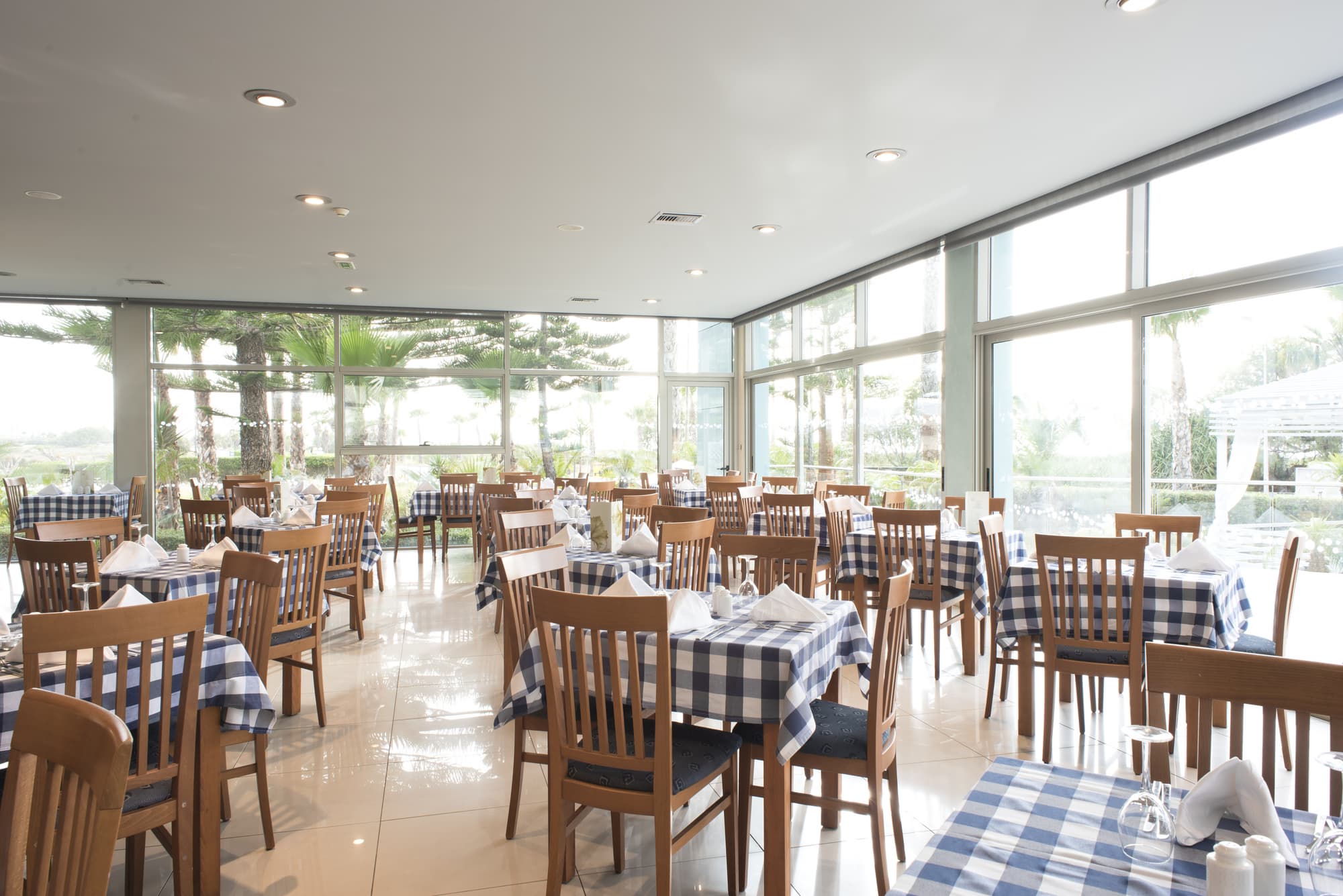 Blue Lagoon Resort, Restaurant