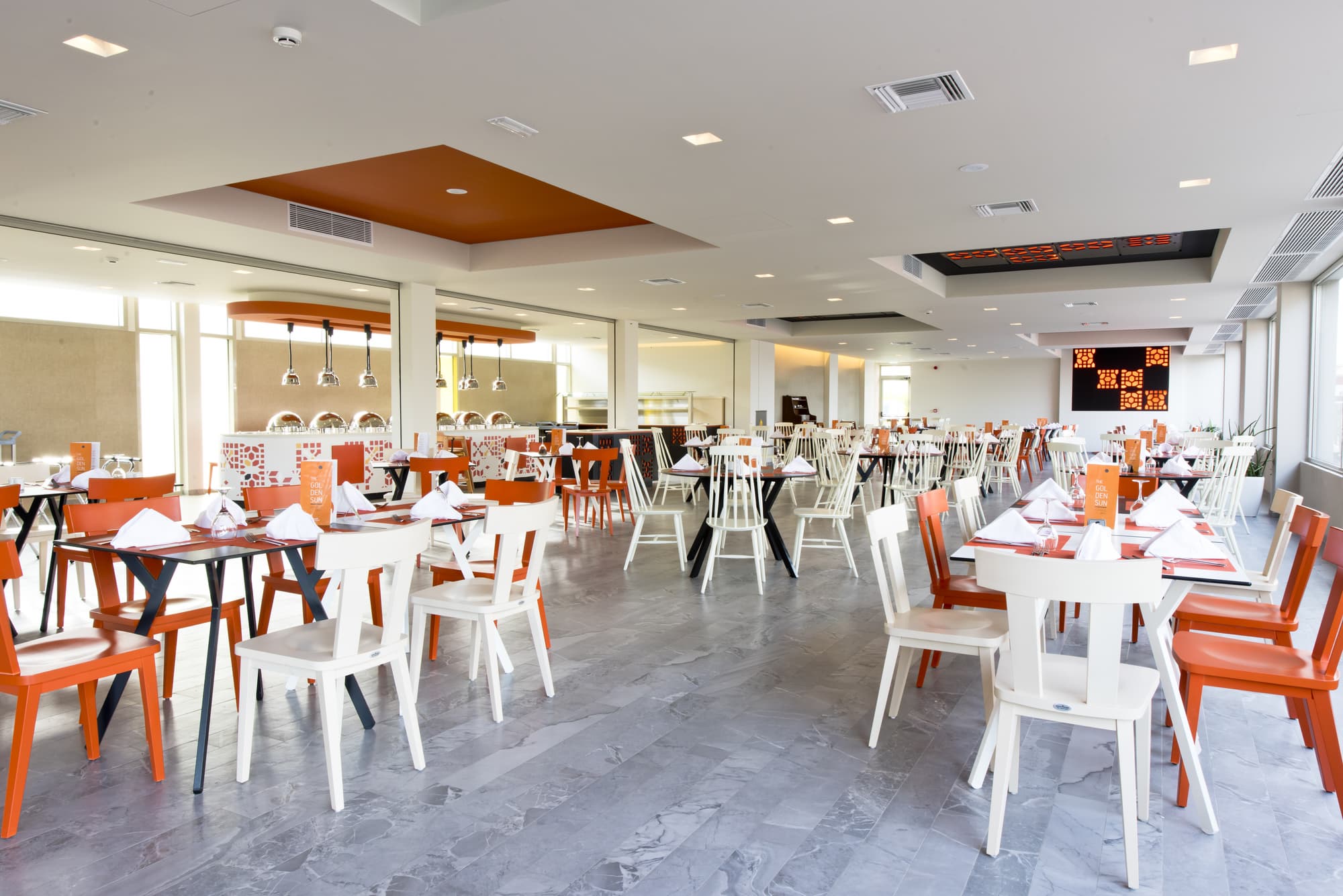 Blue Lagoon Resort, Restaurant