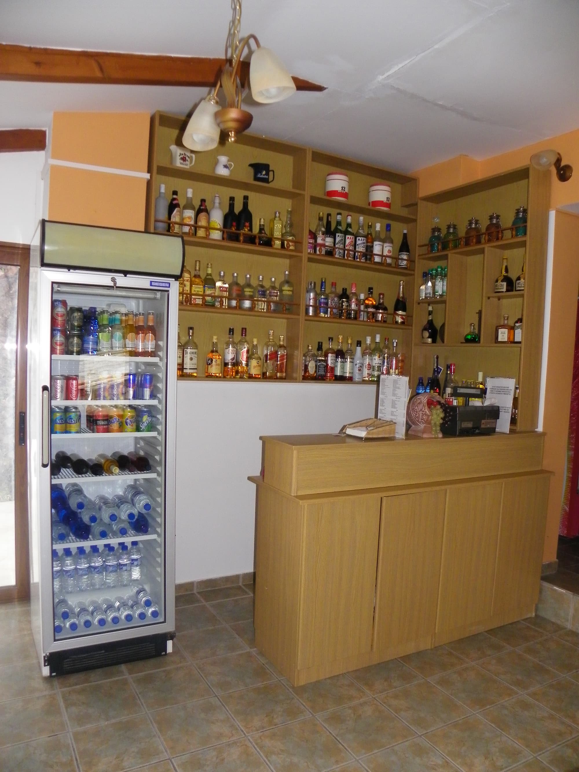 Mirabelle Hotel, Bar